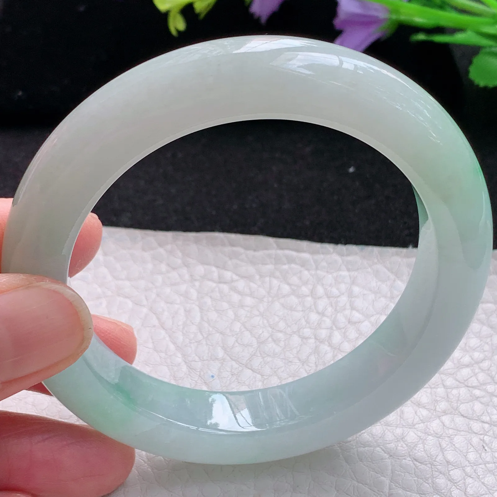 mq自然光57*12*10平安镯 缅甸翡翠玉手镯冰胶清爽飘绿宽边玉手环 美人镯