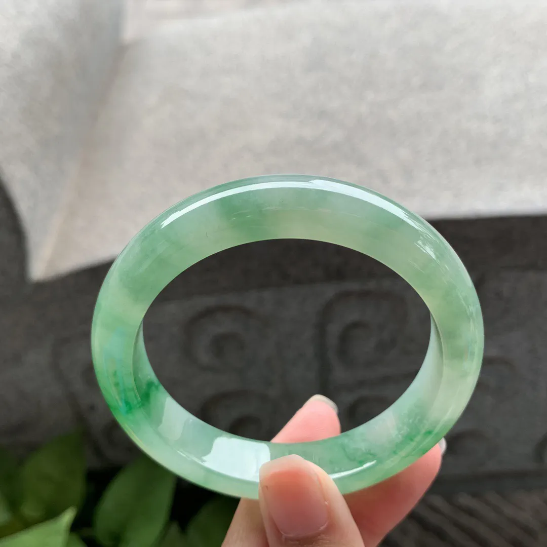 圈口55.2-12.5-8.3【芙蓉阳绿正圈手镯】 正圈55 56可戴