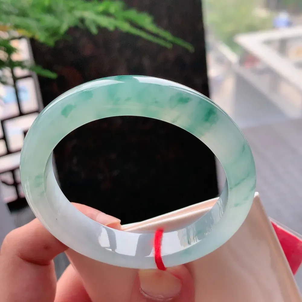 正圈高冰飘花 无瑕 尺寸:55.5/12.3/8.4 花美 种水好