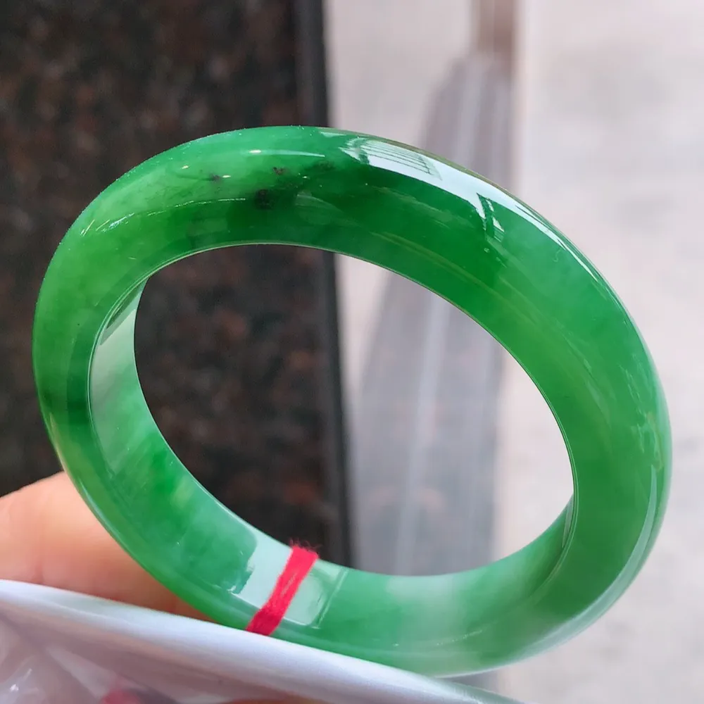 正圈一大圈辣绿 一丝细纹  尺寸:54.2/12.3/9.1 色好