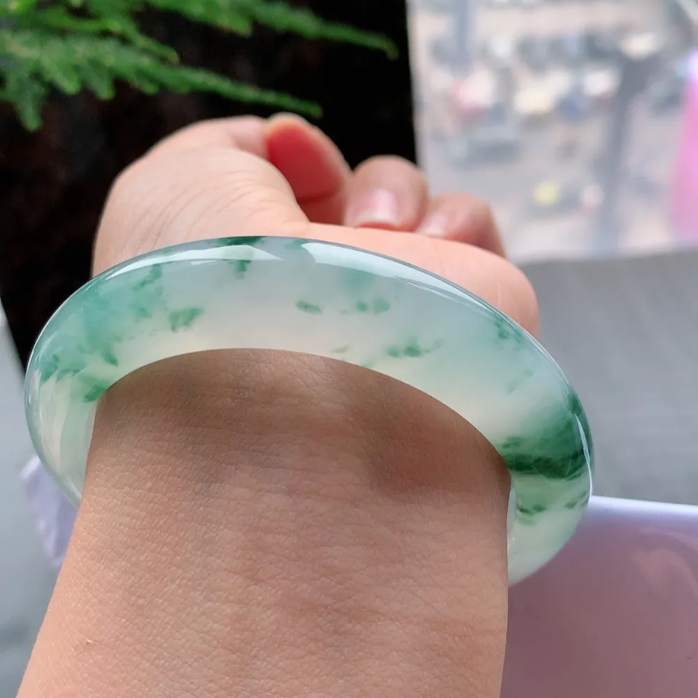 正圈高冰飘花 无瑕 尺寸:54.6/12.5/7.1 花美 种水好