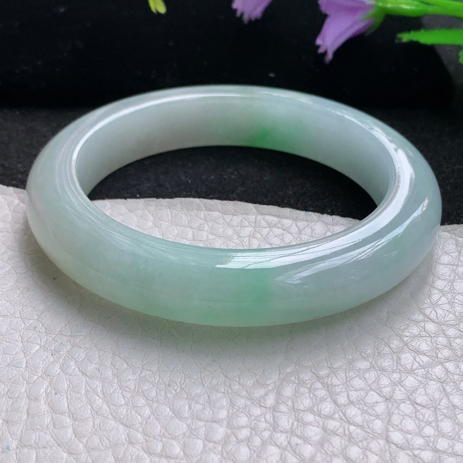 mq自然光57*12*10平安镯 缅甸翡翠玉手镯冰胶清爽飘绿宽边玉手环 美人镯