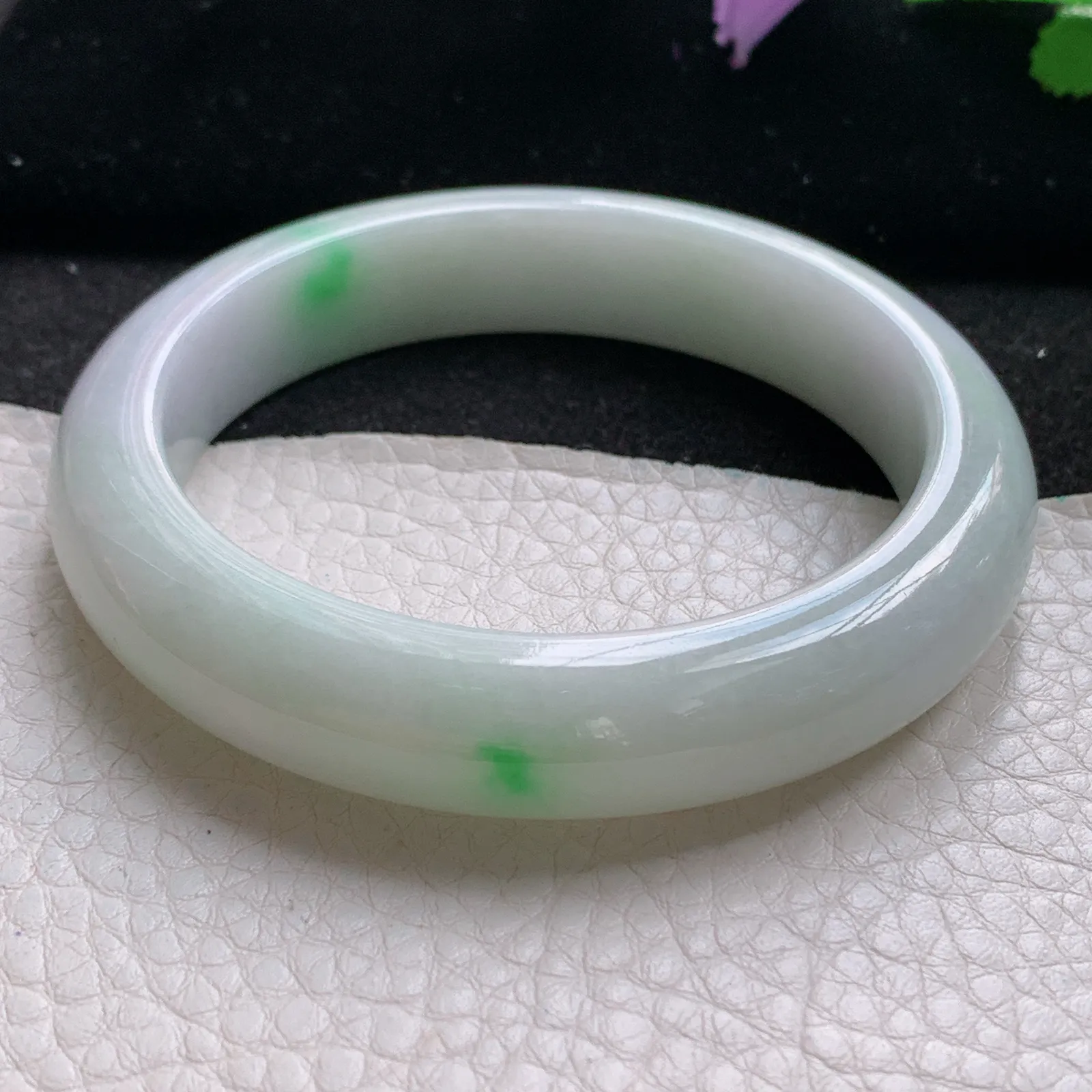 xx自然光57.5*12.8*9平安镯 缅甸翡翠a货玉手镯飘绿厚装宽边玉手环