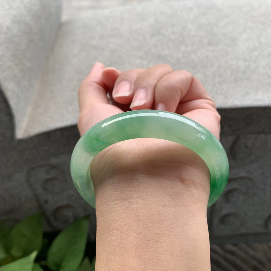 圈口55.2-12.5-8.3【芙蓉阳绿正圈手镯】 正圈55 56可戴