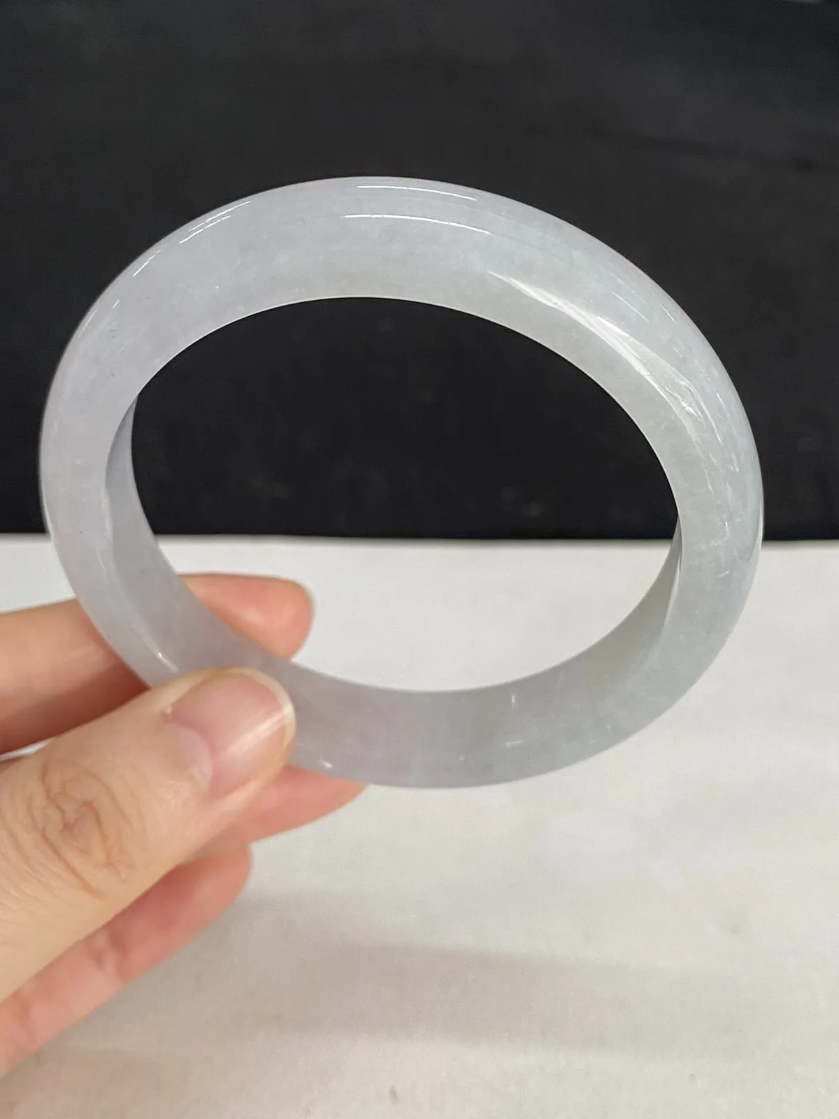 正圈55.8圈口，翡翠冰糯种白色手镯