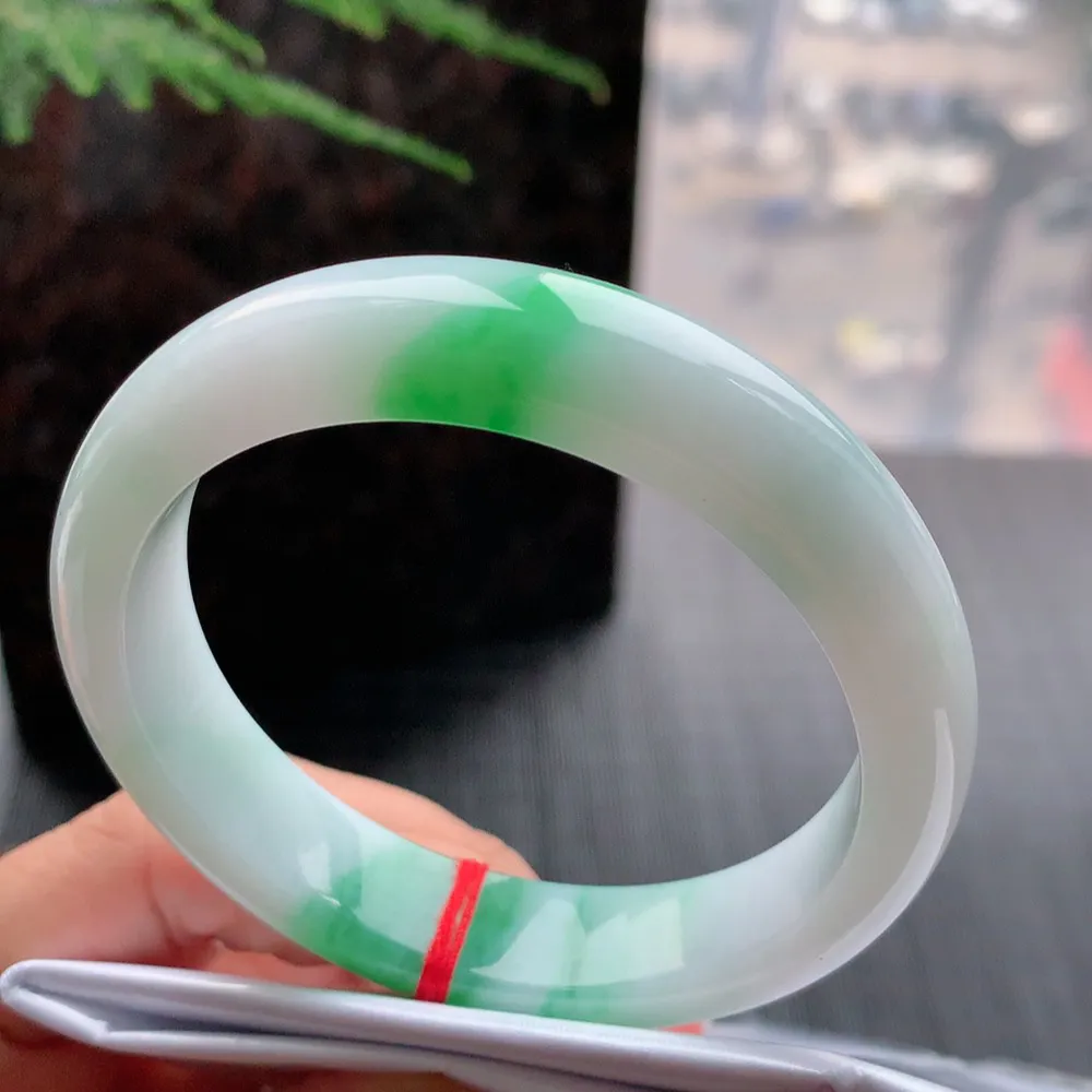 正圈冰糯阳绿 无瑕 尺寸:55.4/12.5/8.2 色好