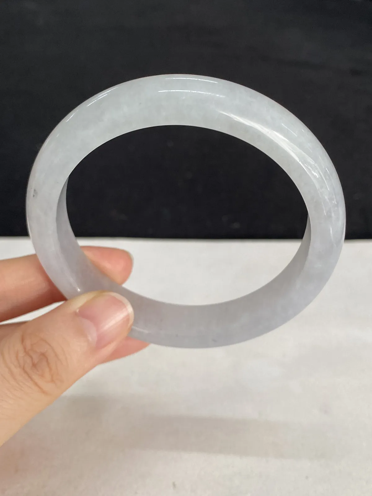 正圈55.8圈口，翡翠冰糯种白色手镯