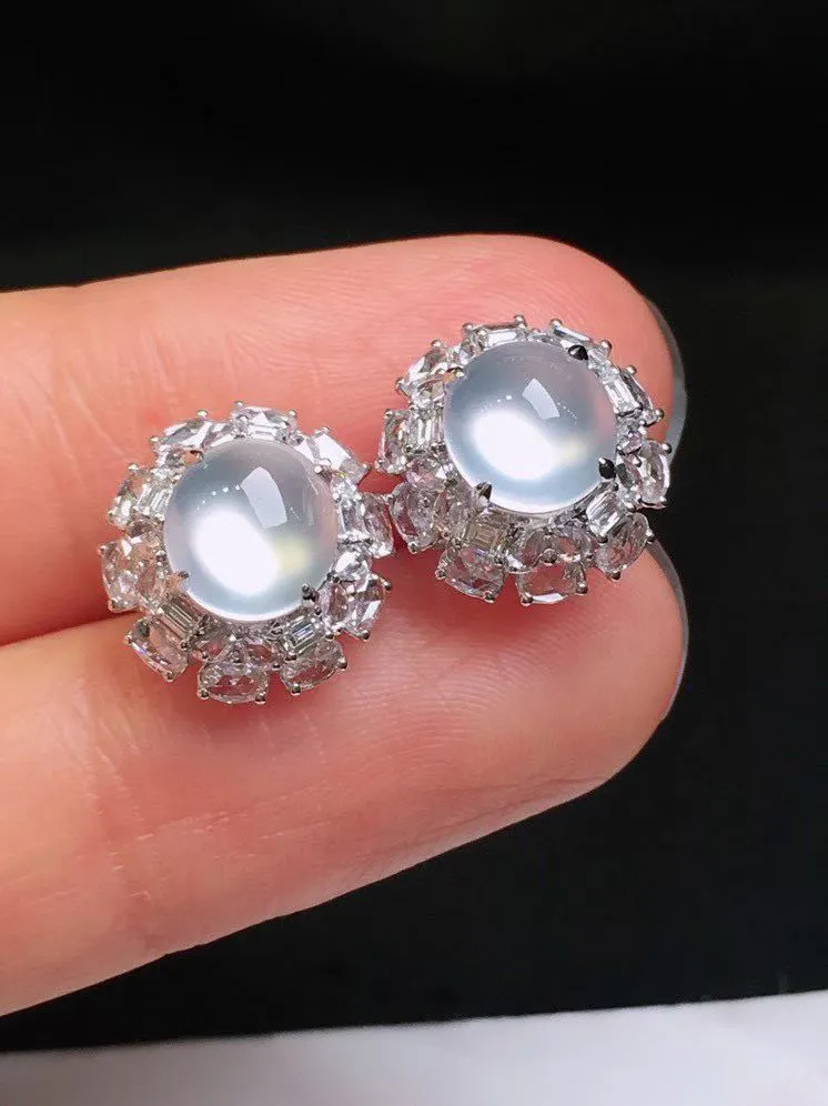 18k金钻镶嵌冰种蛋面耳钉 玉质细腻 色泽清新艳丽 整体尺寸13*12.3*9.1