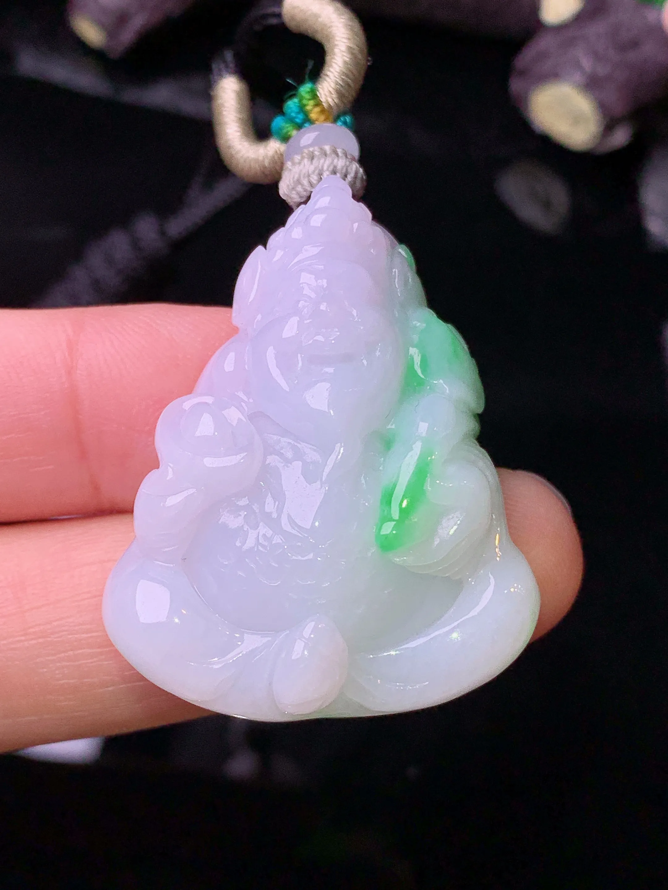 飘绿财神吊坠 玉质细腻 色泽清新艳丽 整体尺寸36.2*28*10.2