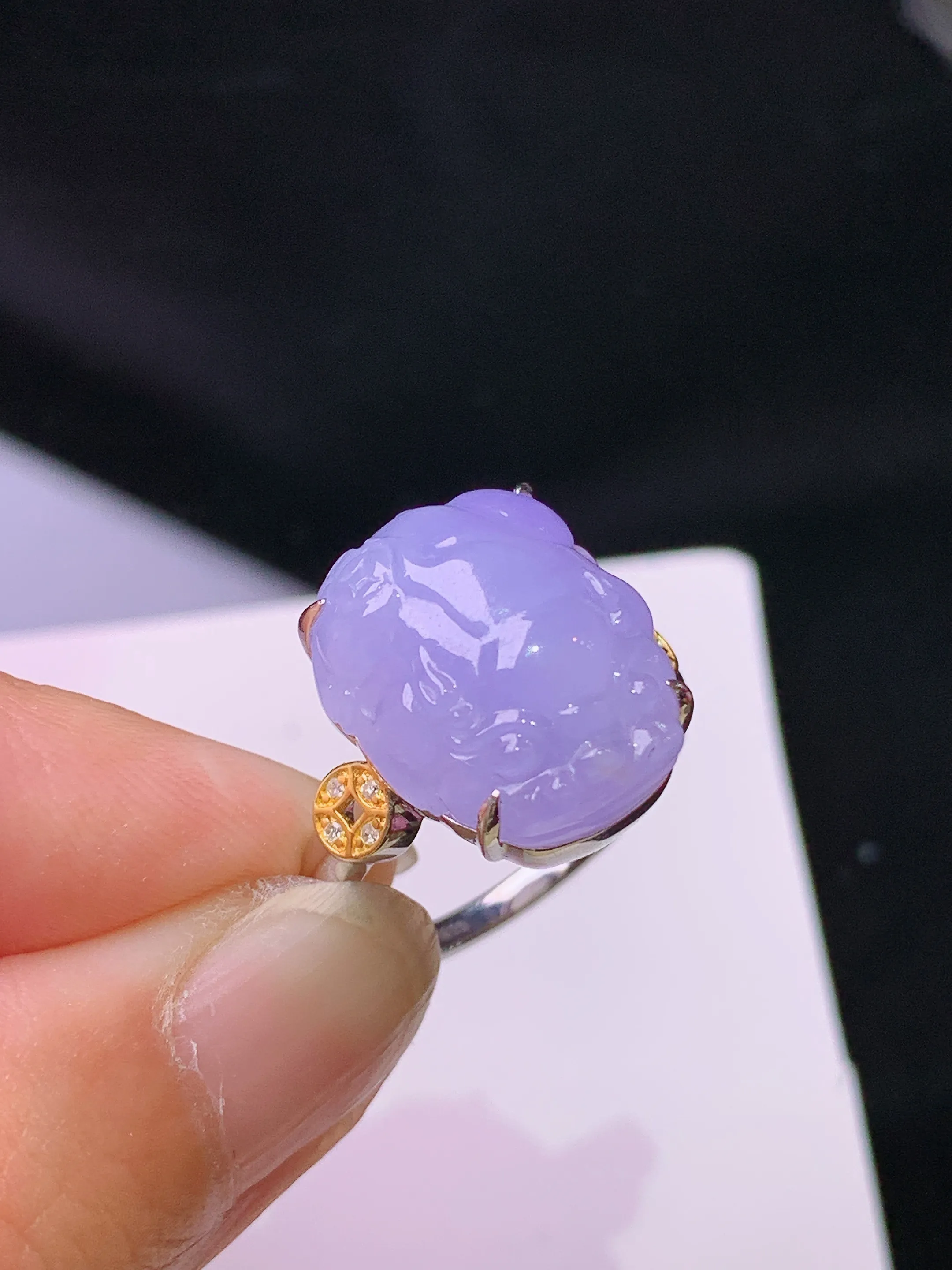 18k金钻镶嵌紫罗兰貔貅戒指 玉质细腻 色泽清新艳丽 圈口14.5 整体尺寸16*13*8.5