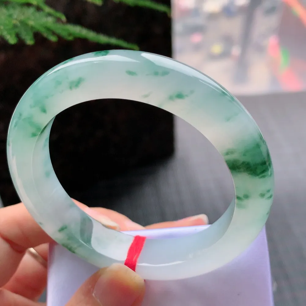 正圈高冰飘花 无瑕 尺寸:54.6/12.5/7.1 花美 种水好