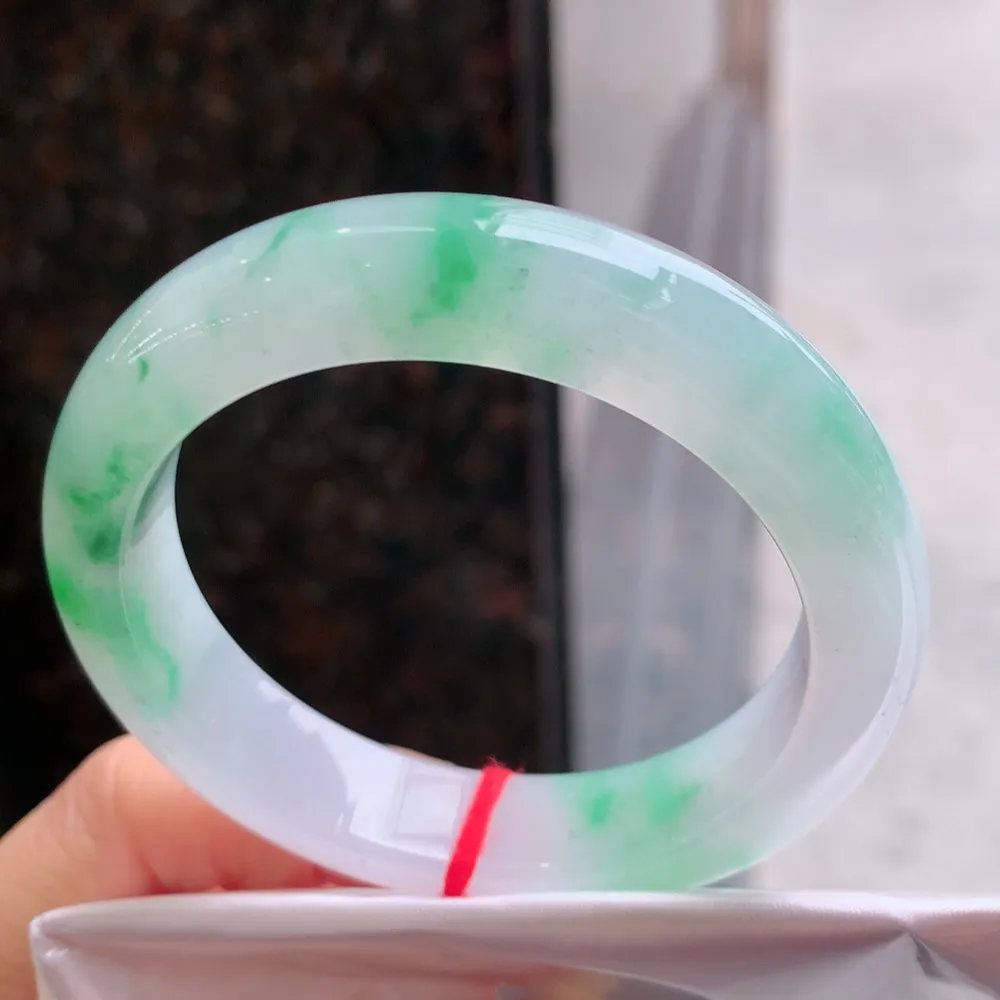 正圈高冰飘绿 轻微棉絮无碍 尺寸:53.8/12.8/9 种色兼备