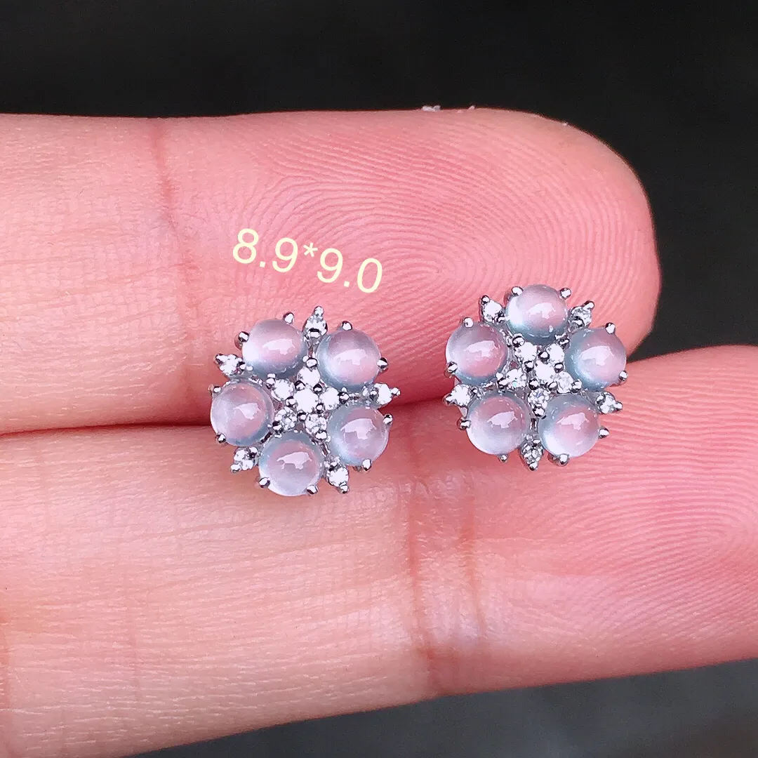 冰种拼花耳钉，玉质细腻，荧光感超
强，饱满圆润，尽显优雅气质，18k
金豪华镶嵌