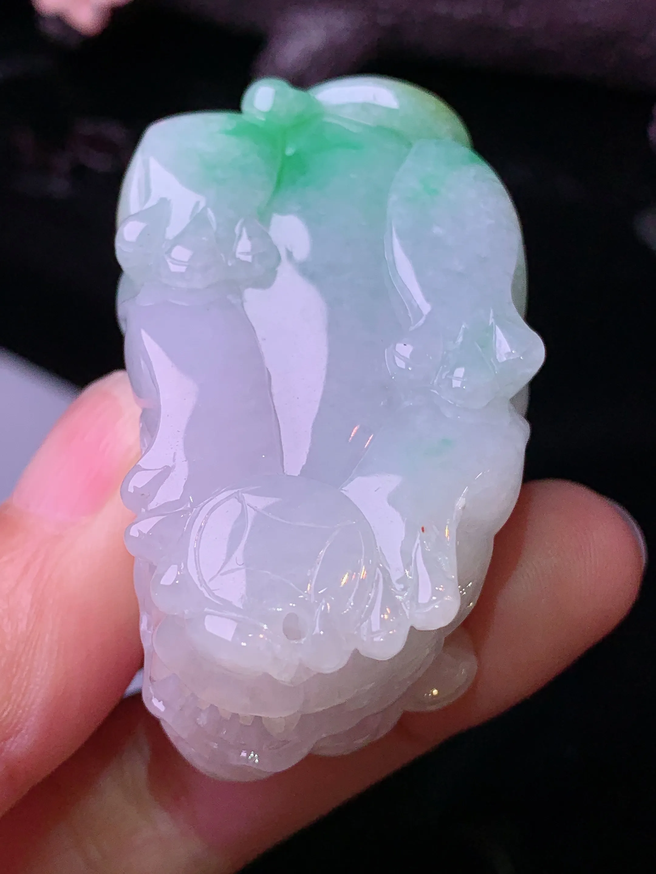 飘黄绿貔貅把玩 玉质细腻 色泽清新艳丽 整体尺寸53.8*30.3*23.5