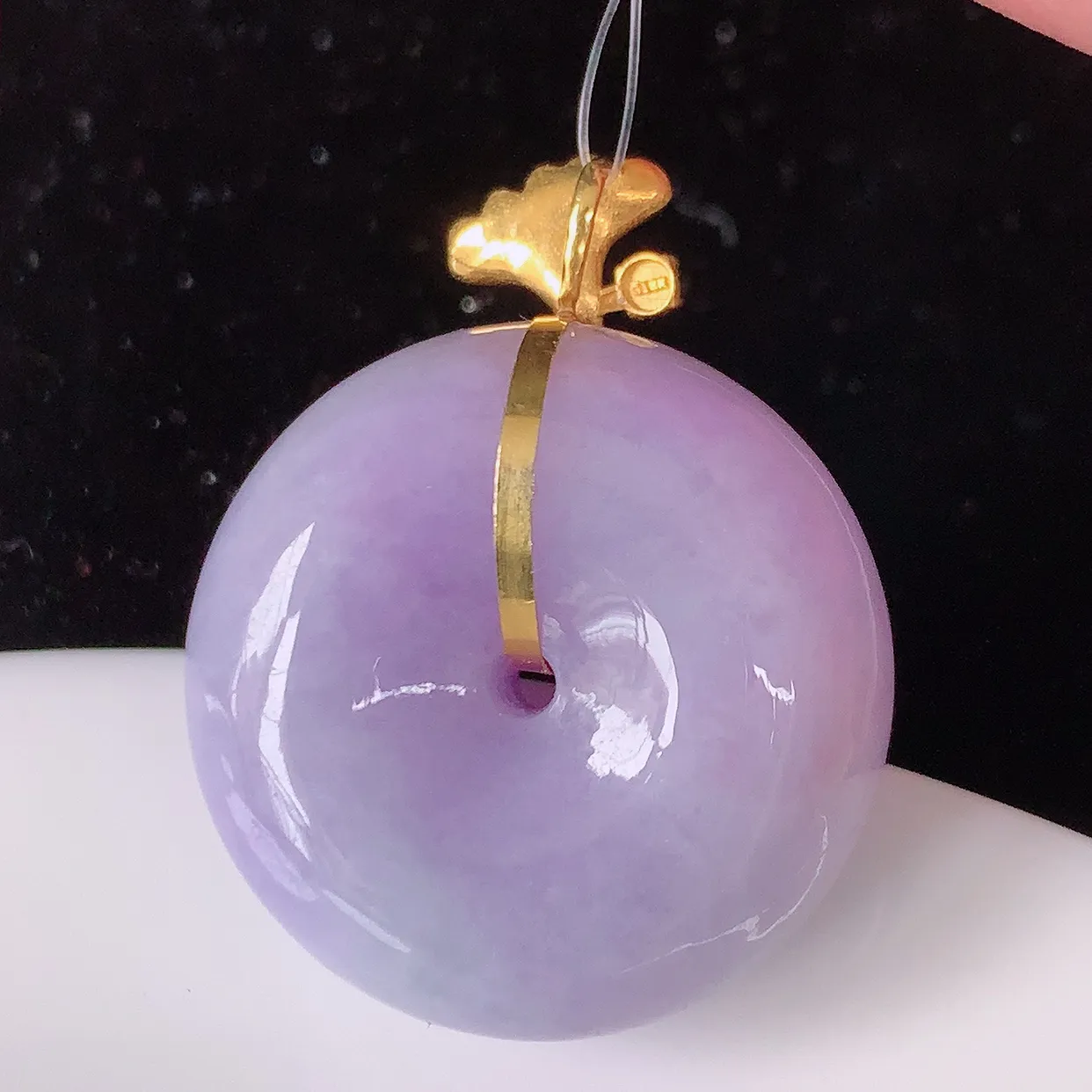 18k金镶嵌冰润紫罗兰翡翠平安扣吊坠，款式新颖时尚，日常百搭的款。清秀高雅，佩戴优雅高贵！#49.17整体31*24.8*11.5裸石24.8*24.8