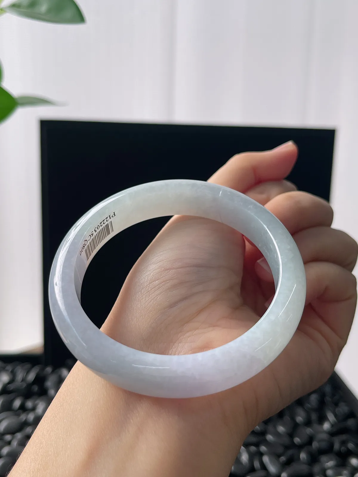 正圈58.2圈口，翡翠糯化种春带彩手镯