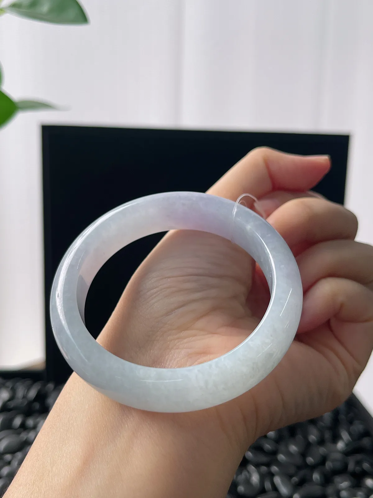 正圈53圈口，翡翠糯化种春带彩手镯