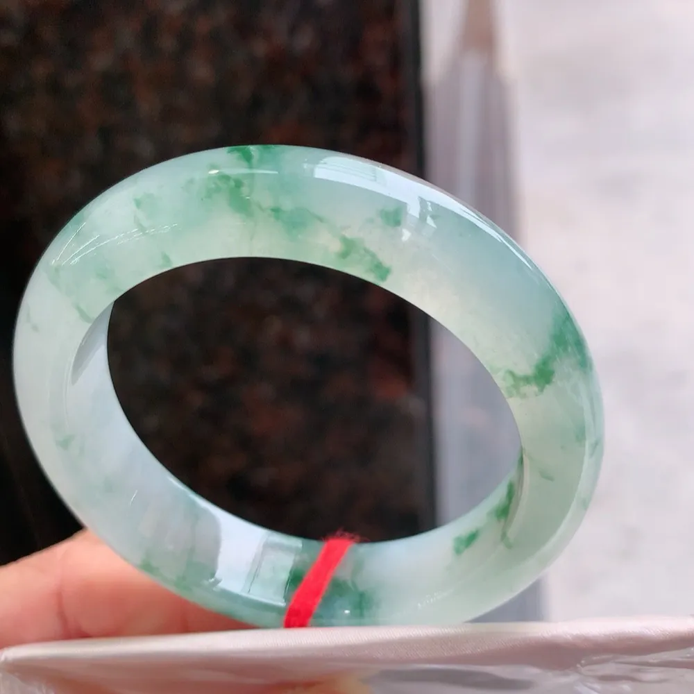 正圈高冰飘绿花 无瑕 尺寸:53.2/13.2/8.6 花美 种水好