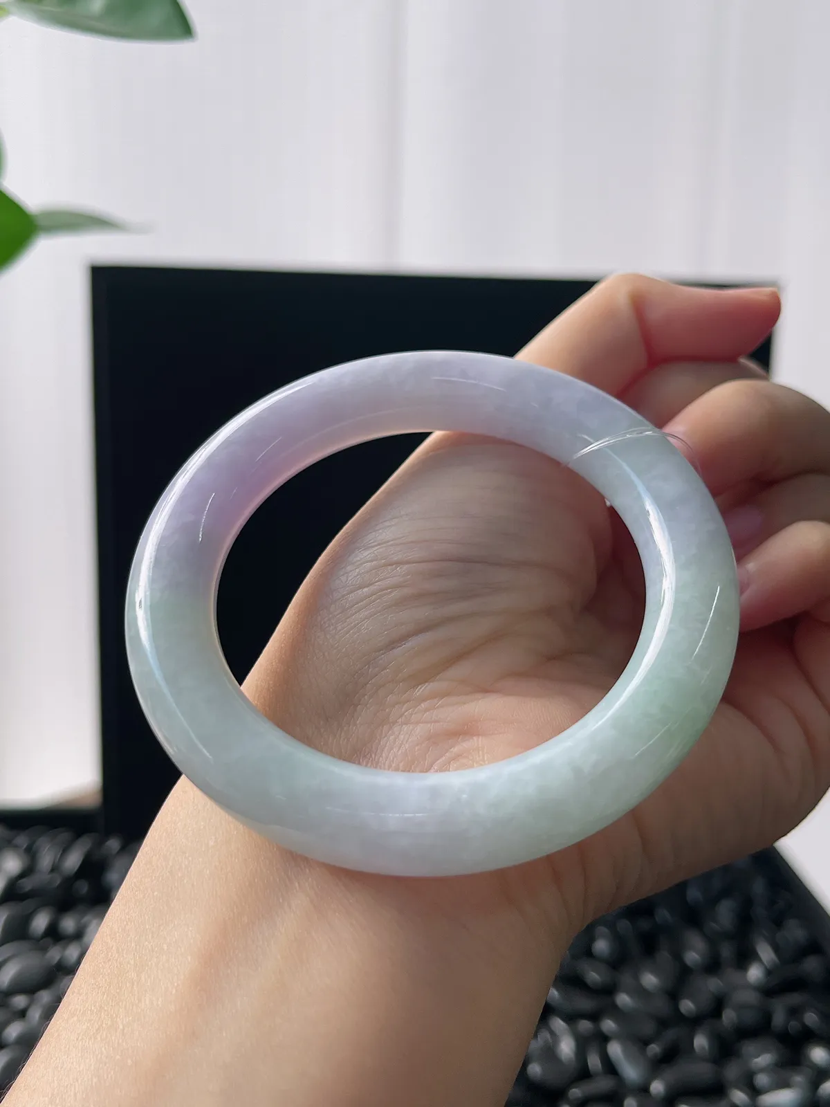 圆镯53圈口，翡翠糯化种春带彩手镯