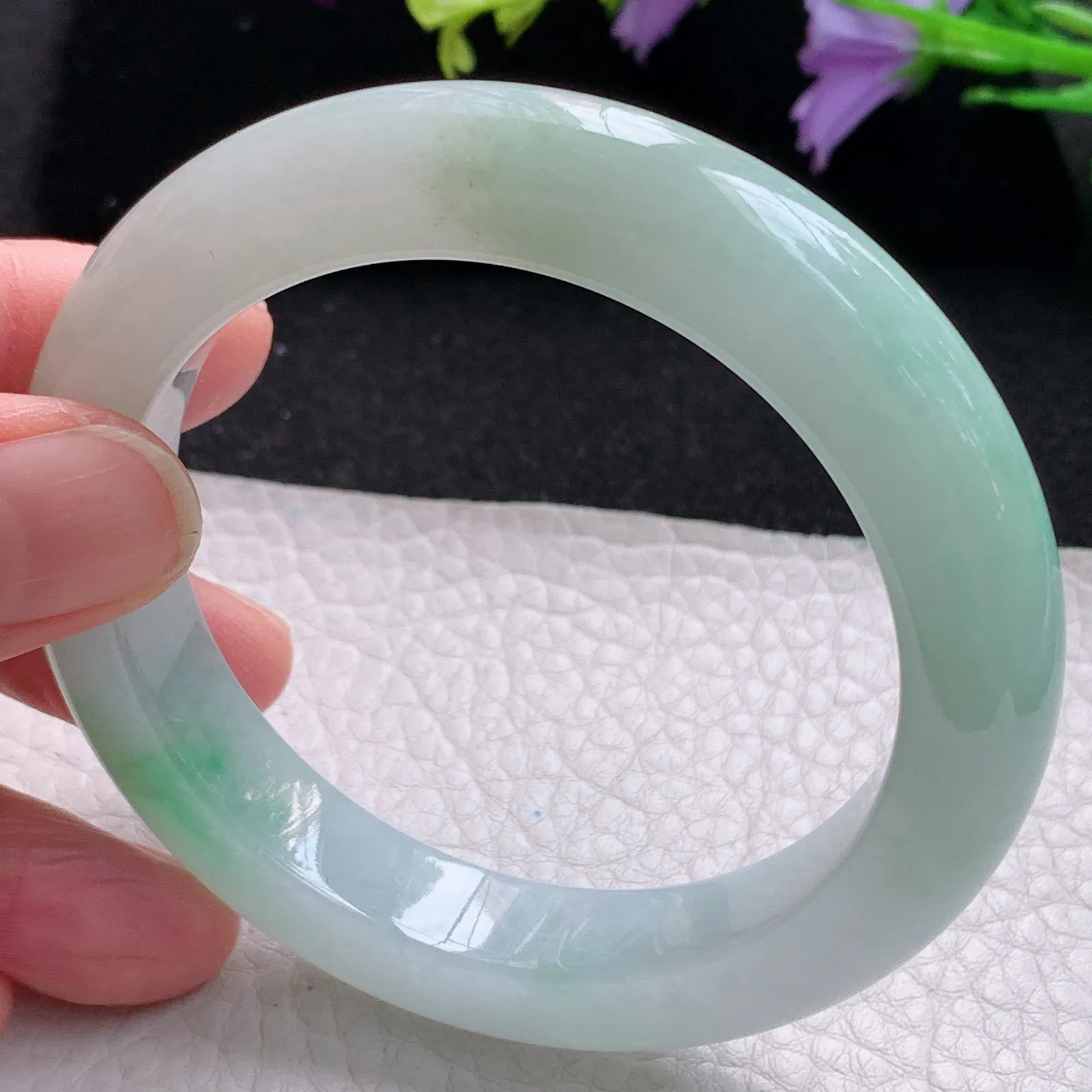 mq自然光57*12*10平安镯 缅甸翡翠玉手镯冰胶清爽飘绿宽边玉手环 美人镯