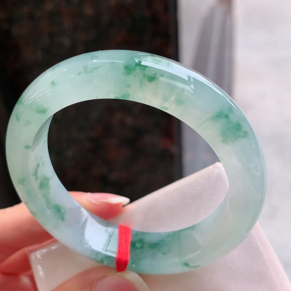 正圈高冰飘绿花 无瑕 尺寸:53.2/13.2/8.6 花美 种水好