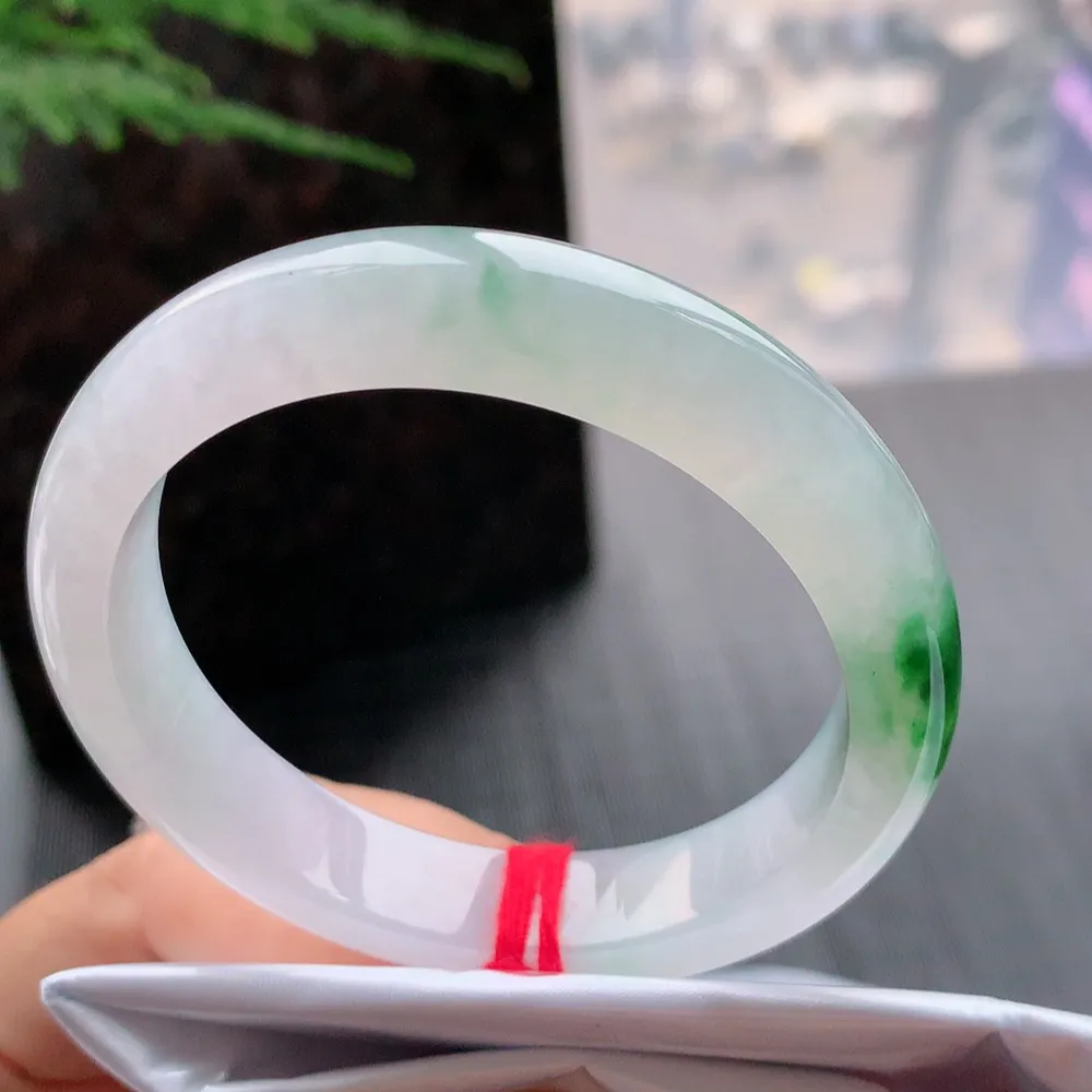 正圈高冰绿花 无瑕 尺寸:52.1/11.1/7.7 花美 种水好