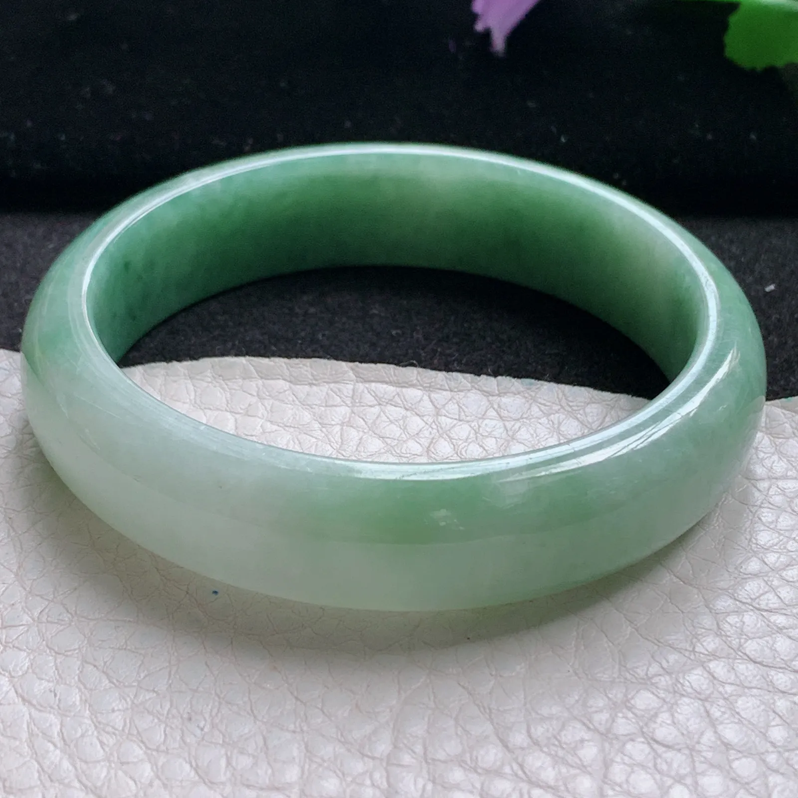 xx自然光57.5*14*7.2平安镯 缅甸翡翠a货玉手镯飘绿宽边玉手环