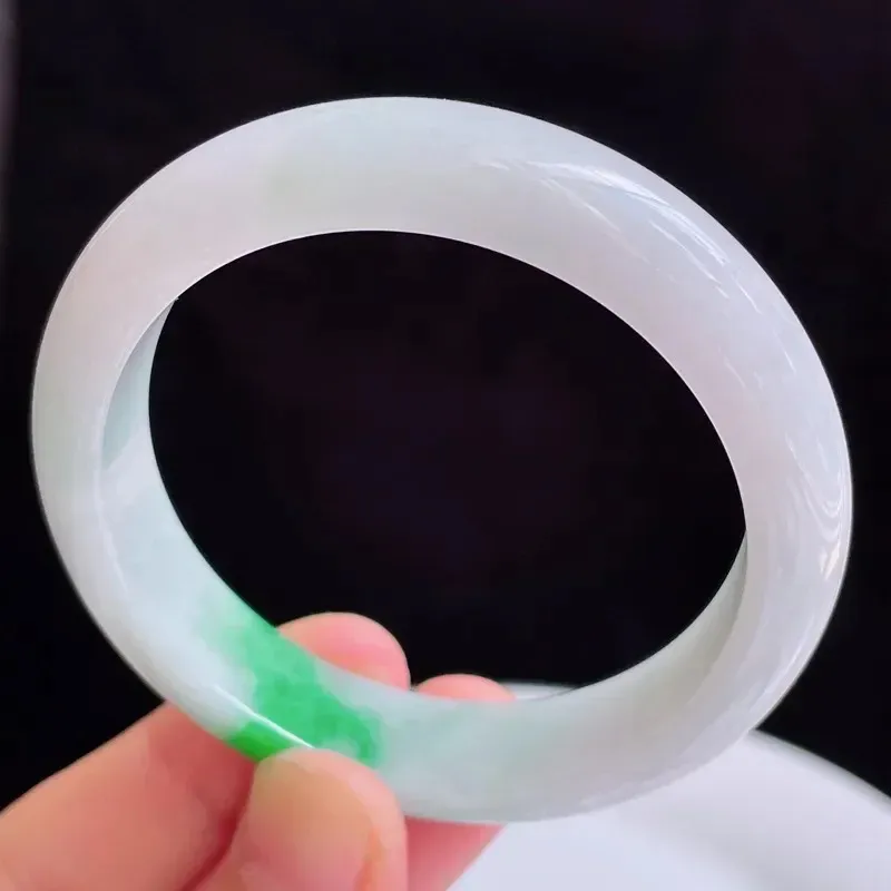 53.4圈有种有色天然翡翠A货飘绿玉手镯好种水水润手镯49.37g