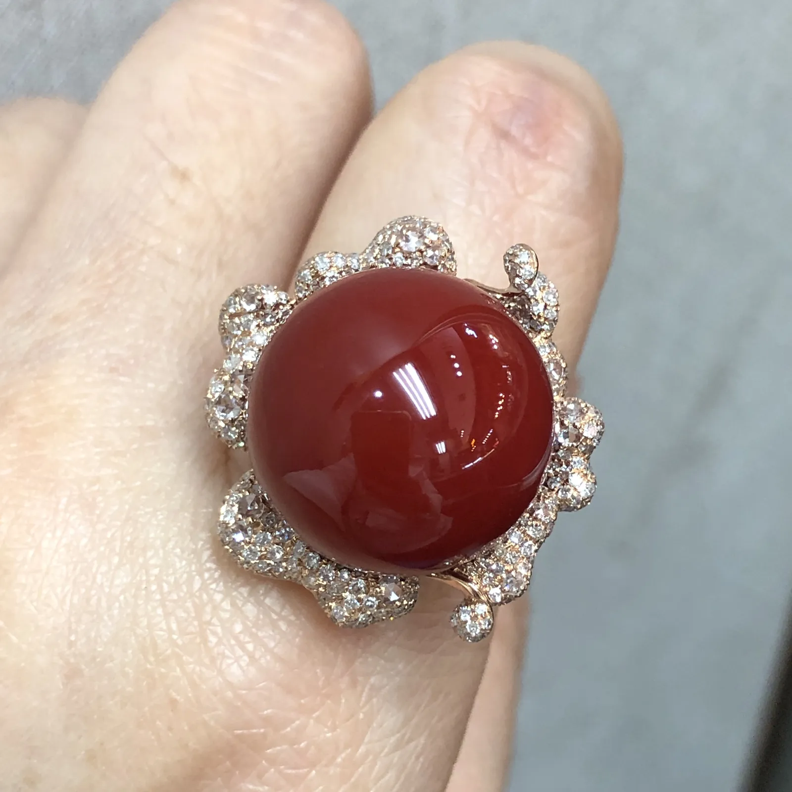 【天然日本阿卡牛血红珊瑚17.3mm豪华大圆珠戒指吊坠两用款】️遇不可求！豪华款！戒指吊坠两用款！