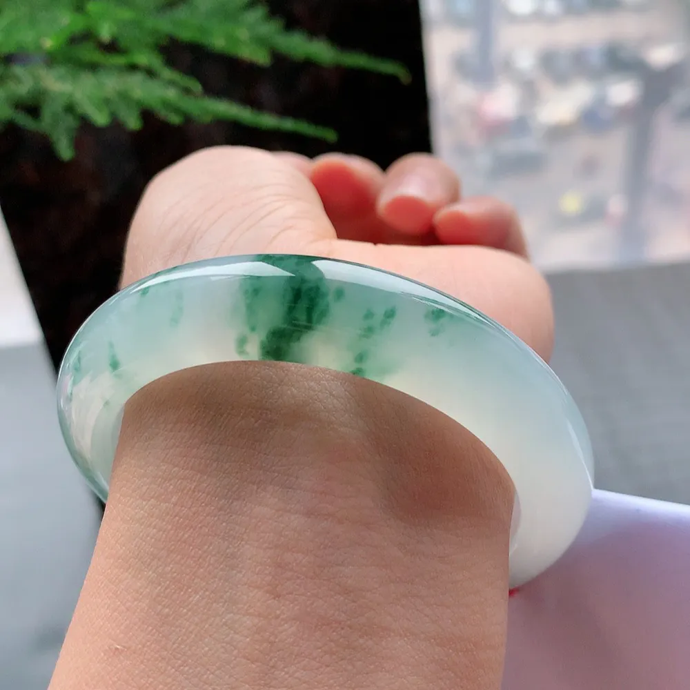 正圈高冰飘花 无瑕 尺寸:54.6/12.5/7.1 花美 种水好