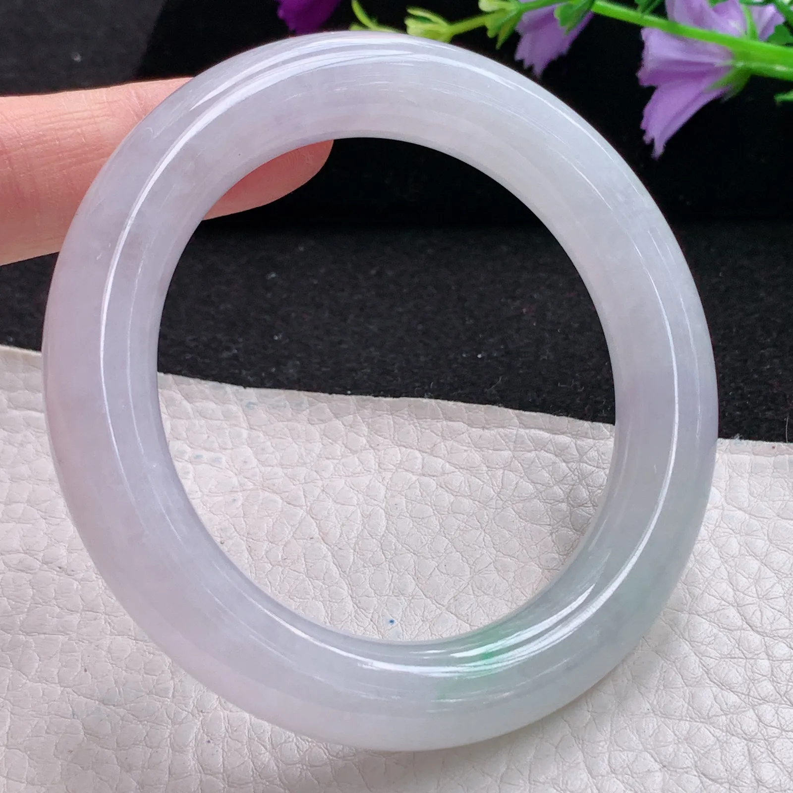 mq自然光56*11.7*11.5胖圆镯 缅甸翡翠玉手镯冰纯清爽圆条玉手环 美人镯