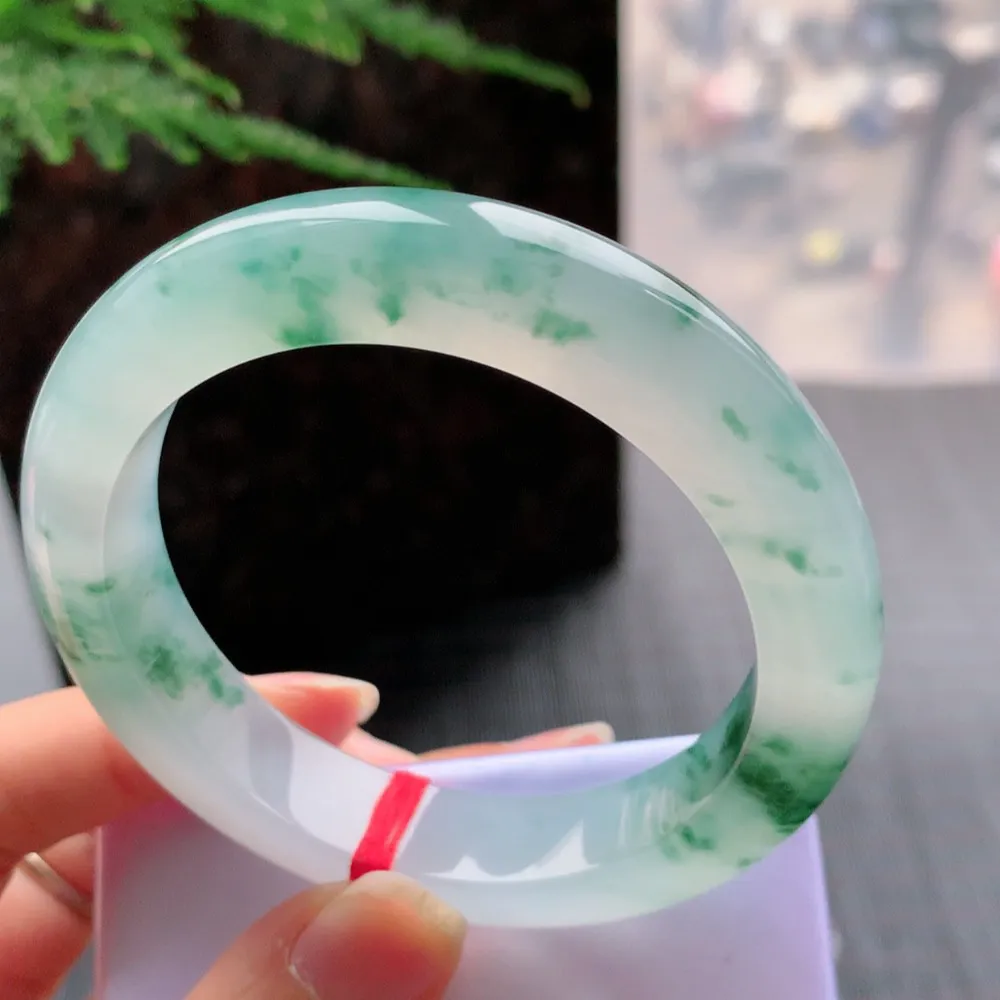 正圈高冰飘花 无瑕 尺寸:54.6/12.5/7.1 花美 种水好