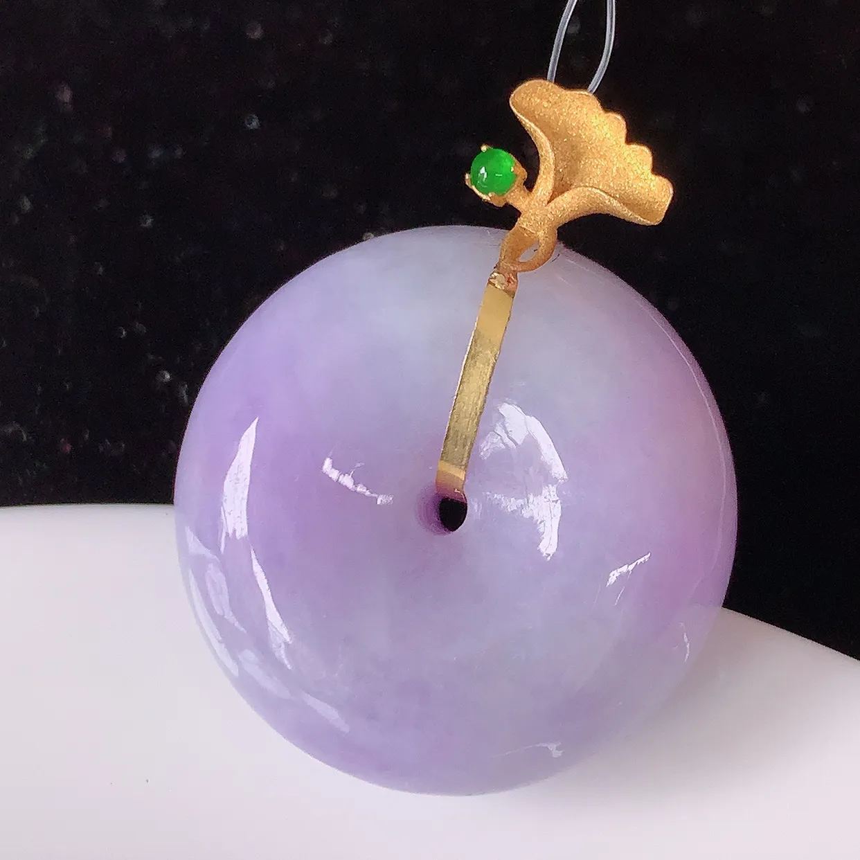 18k金镶嵌冰润紫罗兰翡翠平安扣吊坠，款式新颖时尚，日常百搭的款。清秀高雅，佩戴优雅高贵！#49.17整体31*24.8*11.5裸石24.8*24.8