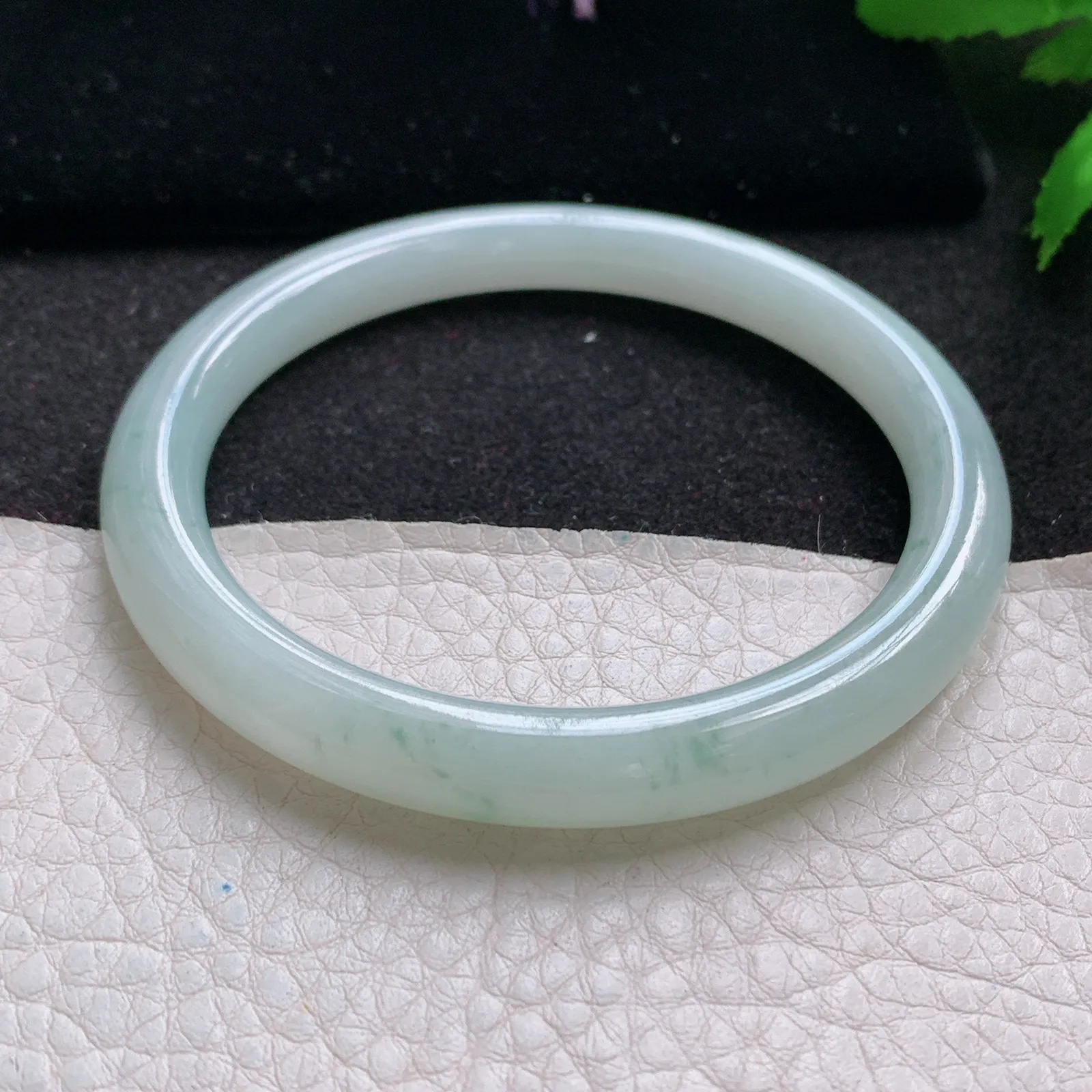 xx自然光57*8叮当镯 缅甸翡翠a货玉手镯飘花圆条秀气玉手环 美人镯