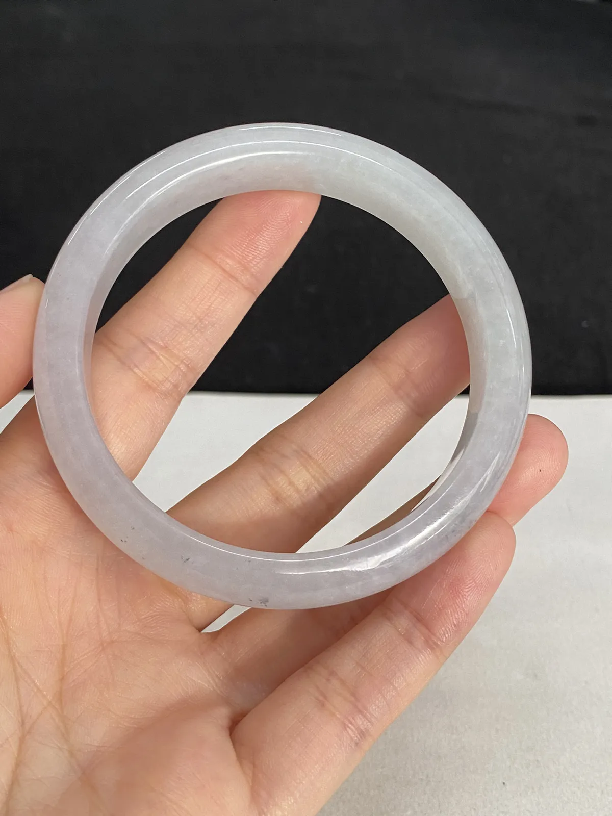 正圈55.8圈口，翡翠冰糯种白色手镯