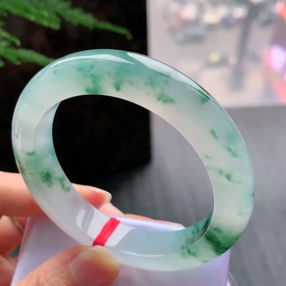 正圈高冰飘花 无瑕 尺寸:54.6/12.5/7.1 花美 种水好