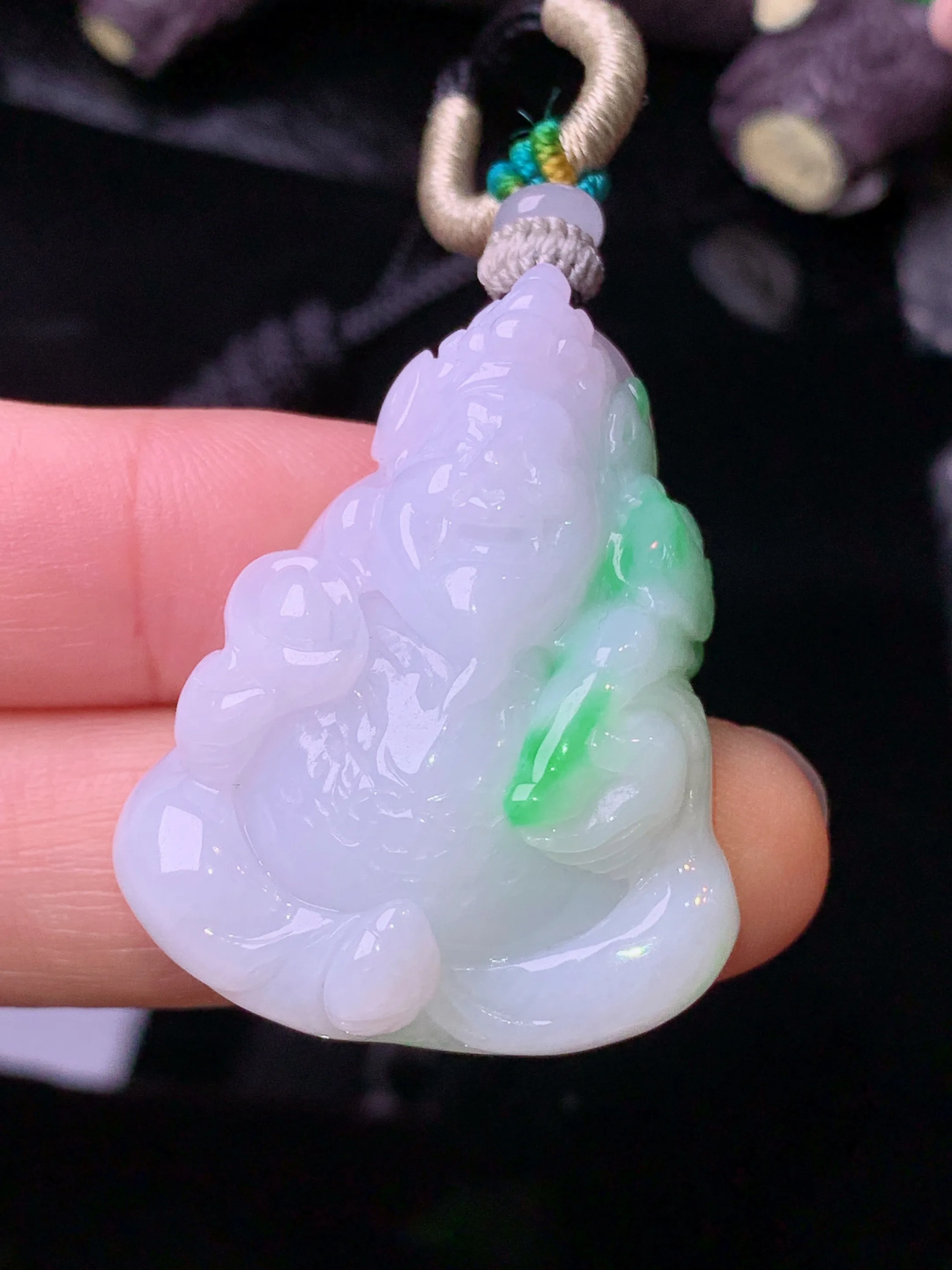 飘绿财神吊坠 玉质细腻 色泽清新艳丽 整体尺寸36.2*28*10.2