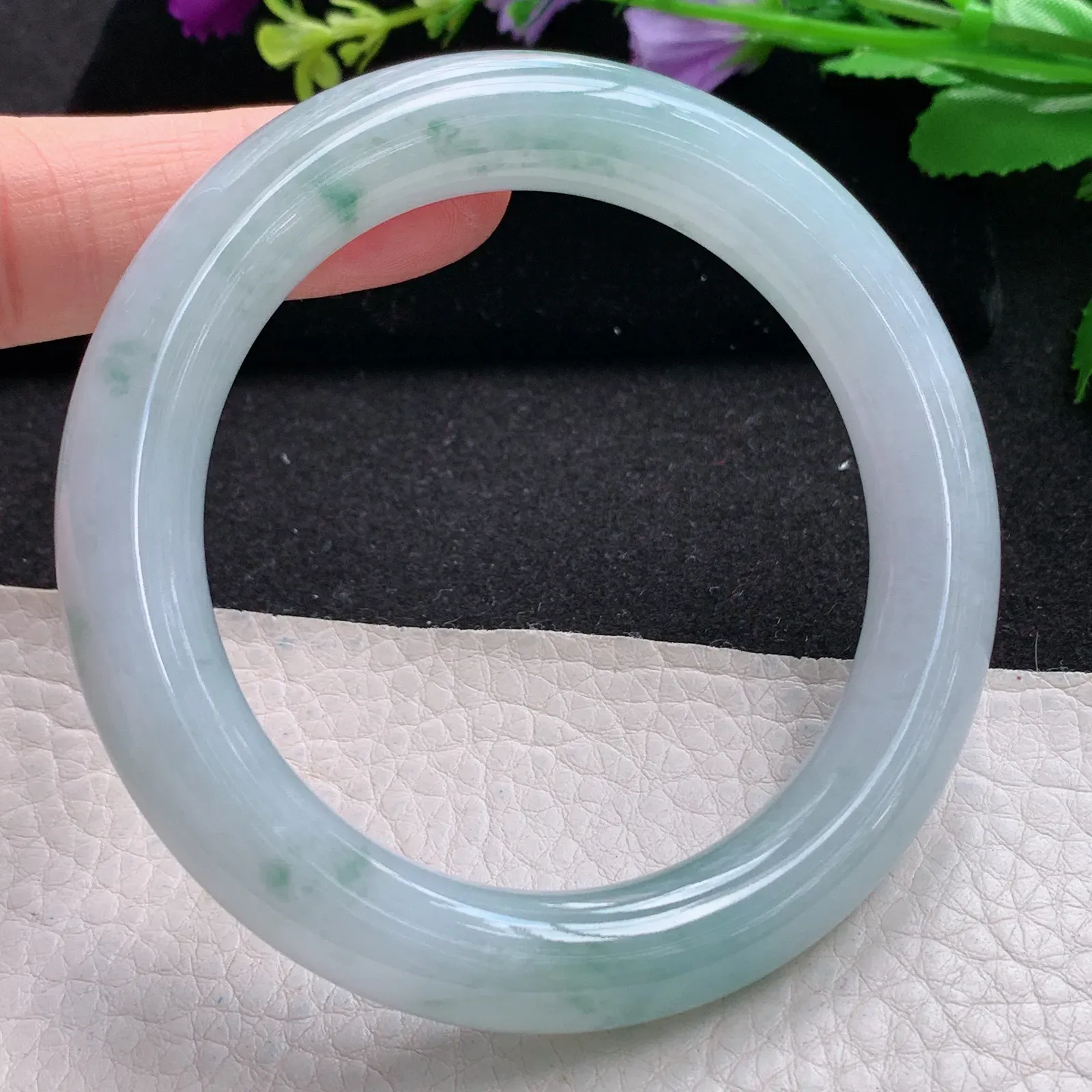 xh自然光57.5*11美人镯 缅甸翡翠a货玉手镯冰胶水灵飘花圆条玉手环 平安镯