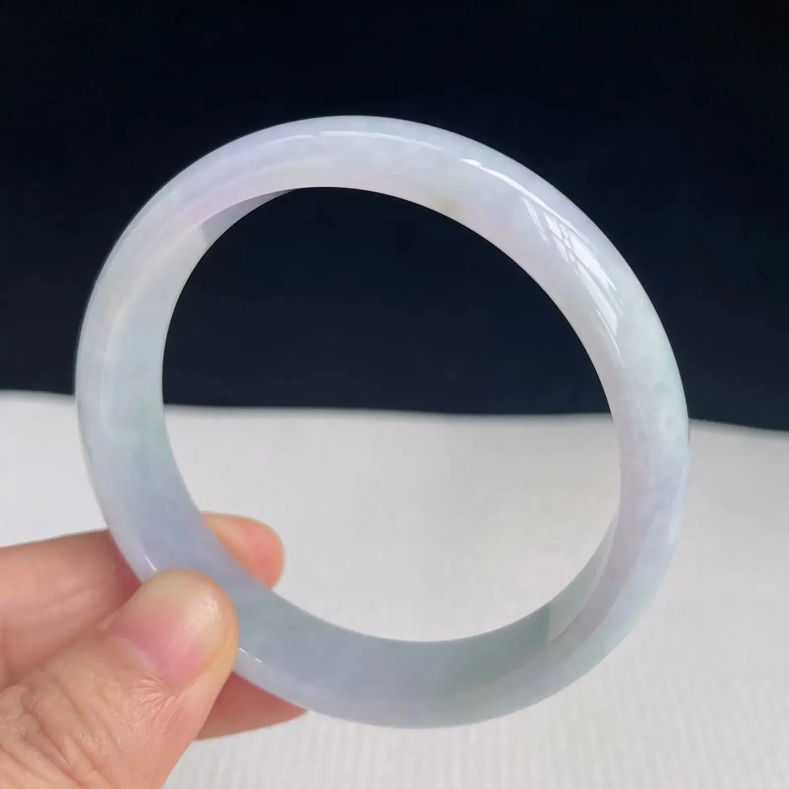 自然光拍摄54.5mm天然翡翠好种水正圈手镯 38.41克