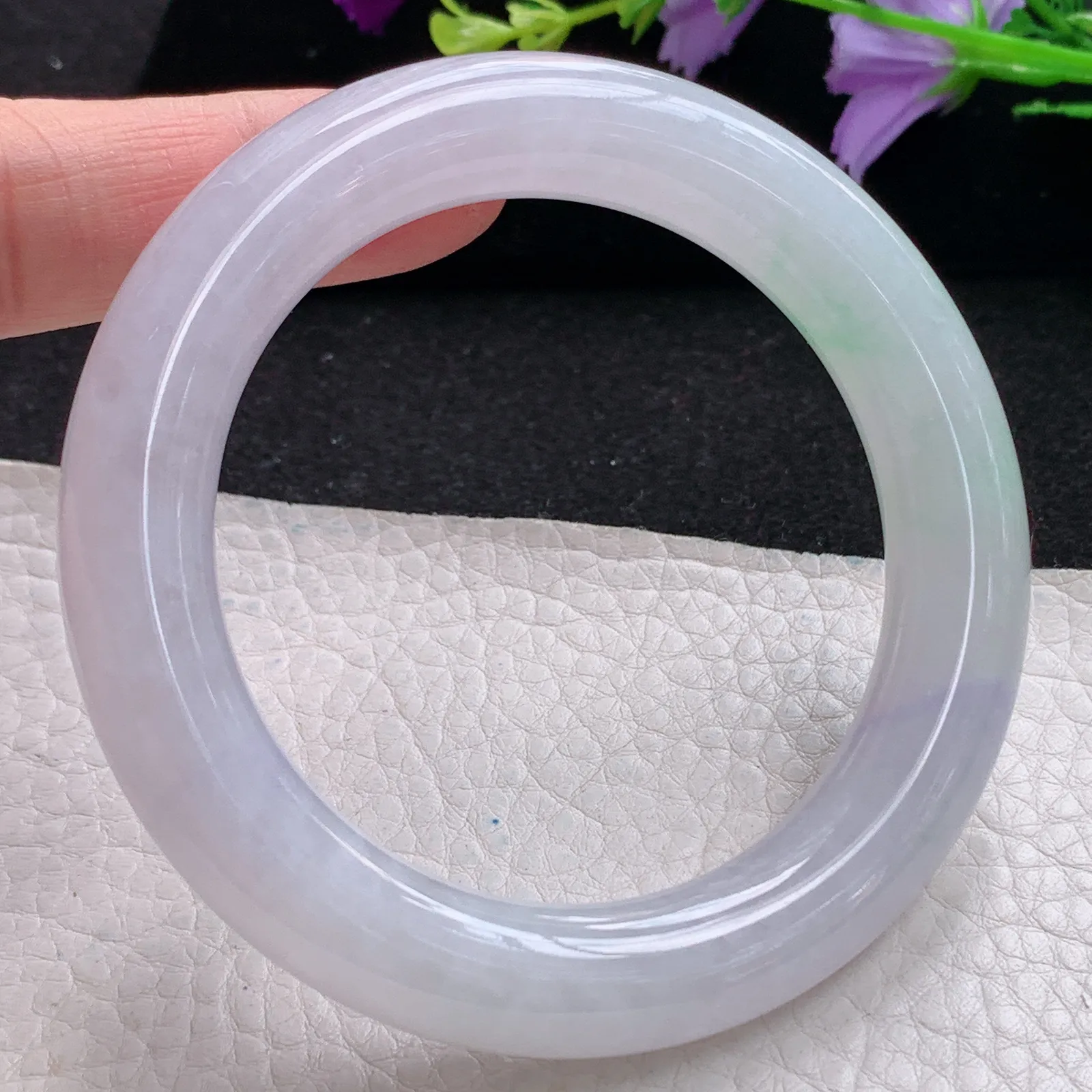 mq自然光56*11.7*11.5胖圆镯 缅甸翡翠玉手镯冰纯清爽圆条玉手环 美人镯