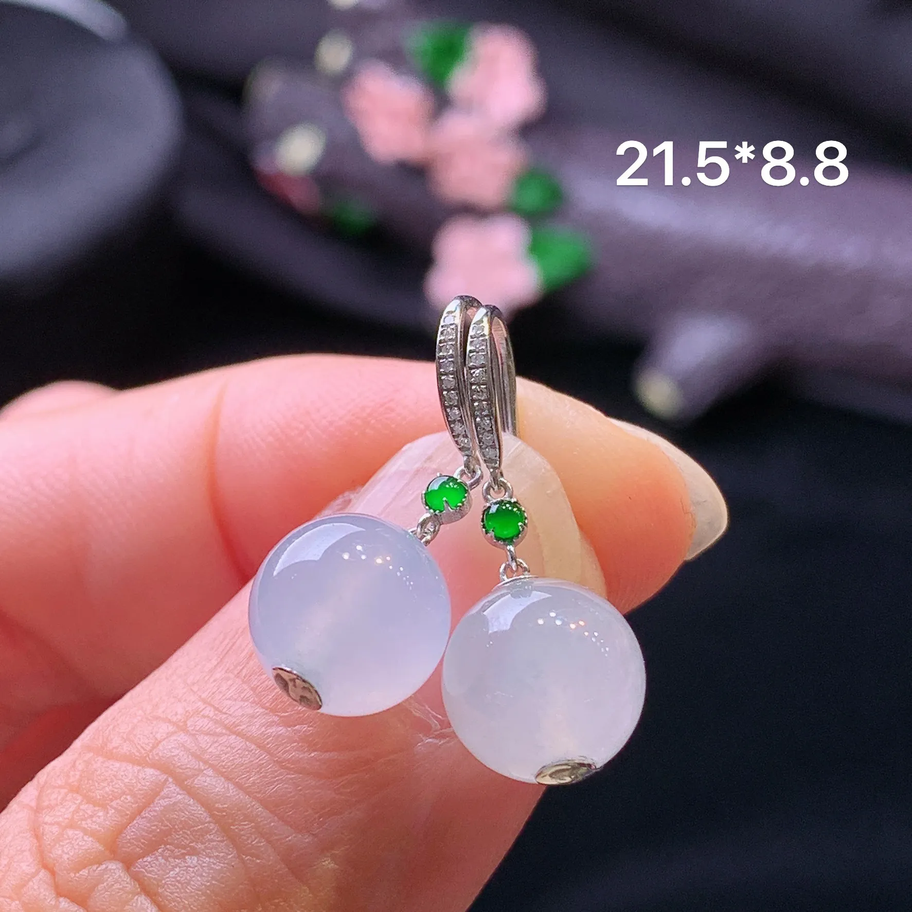 18k金钻镶嵌圆珠耳坠 玉质细腻 色泽清新艳丽 整体尺寸21.5*8.8