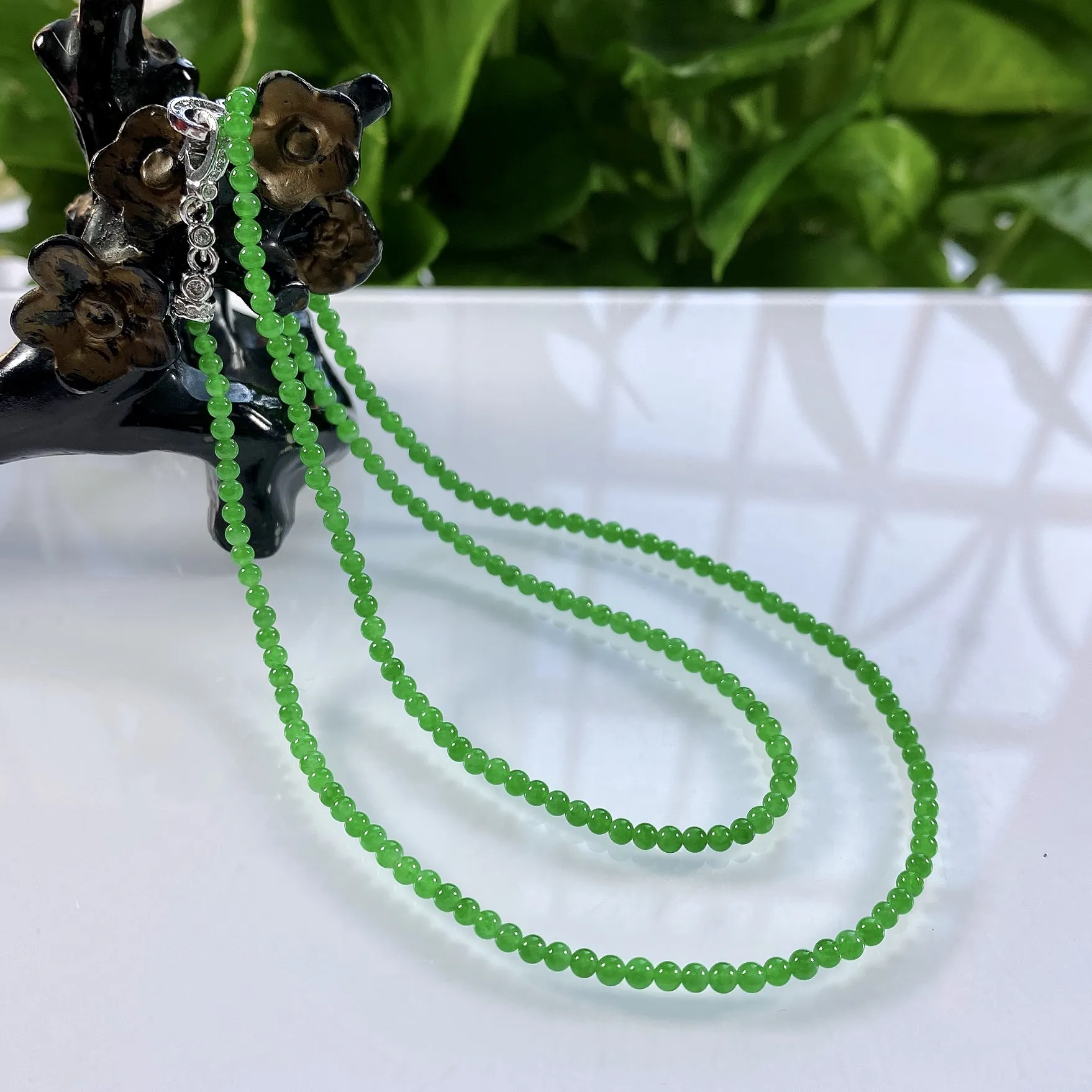 收藏级别，缅甸天然翡翠A货，卡2.8玻璃种起光起胶正阳绿小米珠项链手链，尺寸：2.8mm/200颗，长度540mm，重量：8.09g