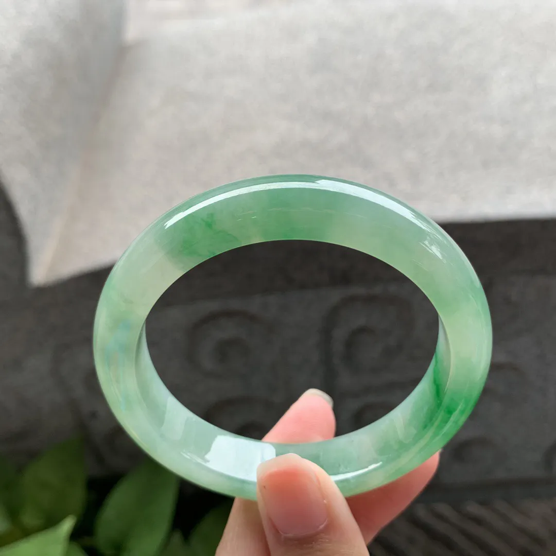 圈口55.2-12.5-8.3【芙蓉阳绿正圈手镯】 正圈55 56可戴