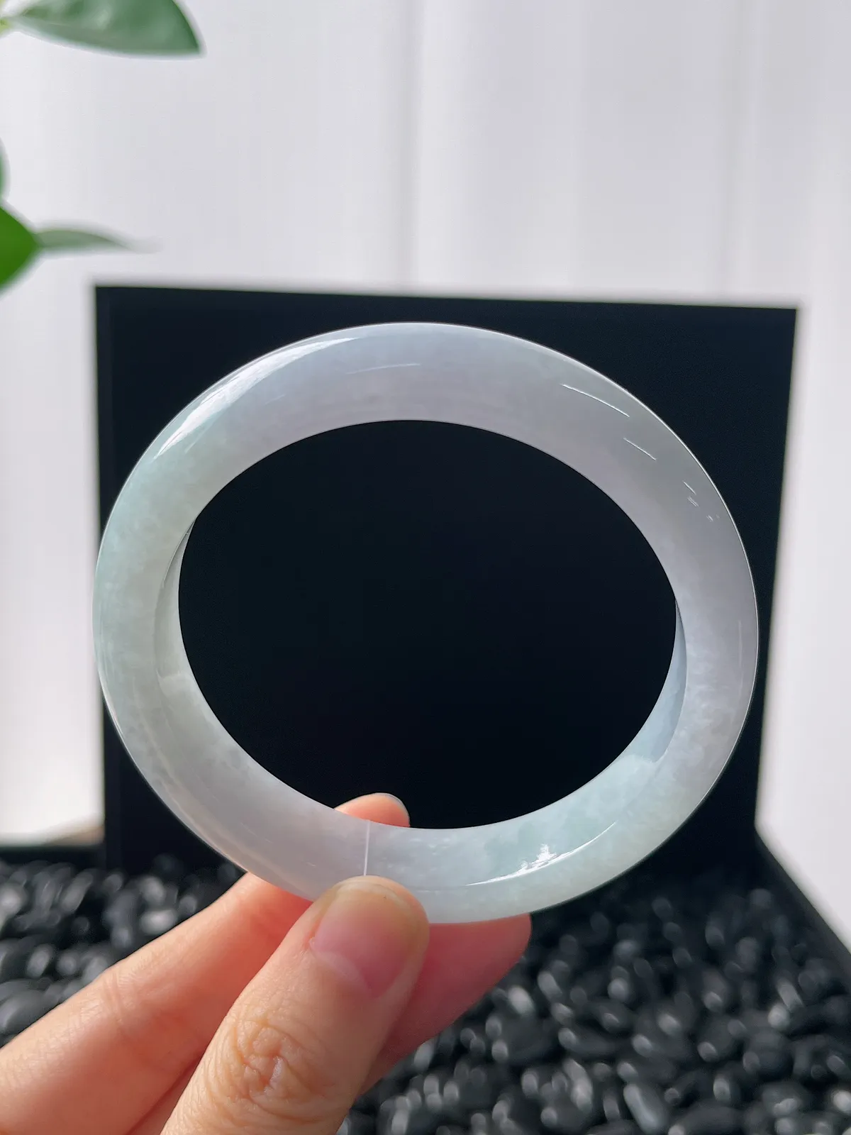 正圈58.2圈口，翡翠糯化种春带彩手镯