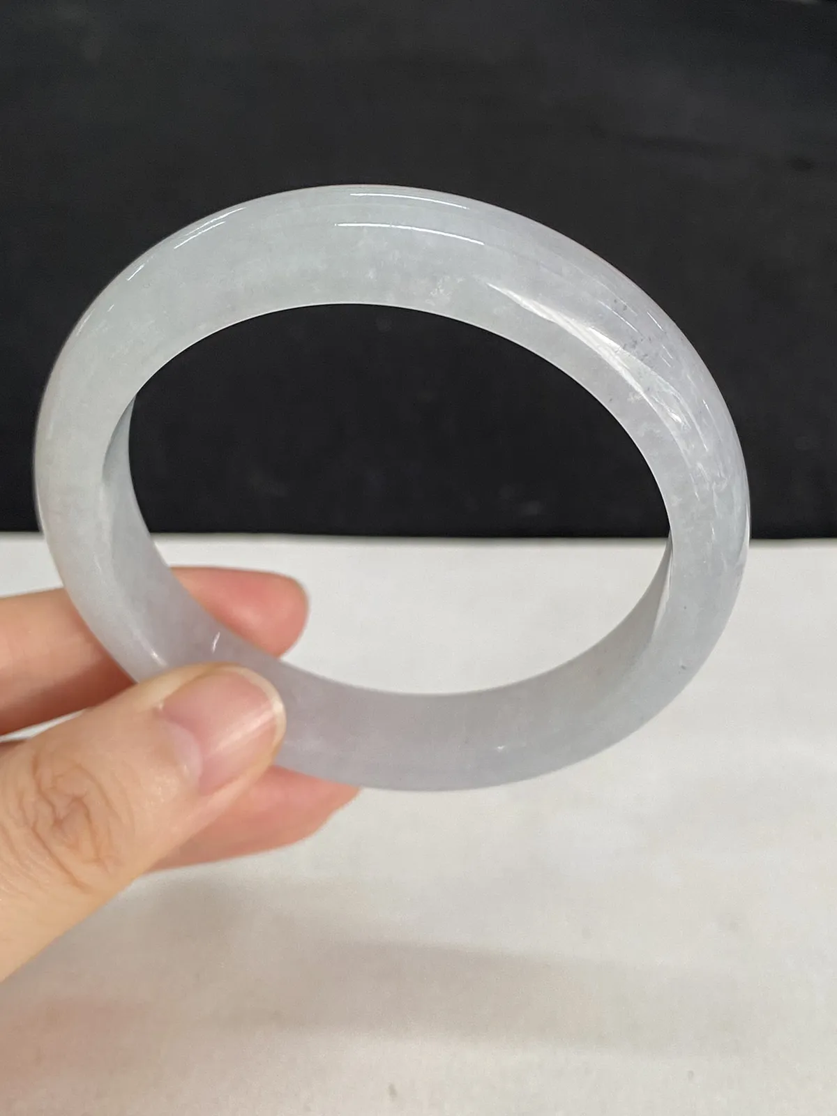 正圈55.8圈口，翡翠冰糯种白色手镯