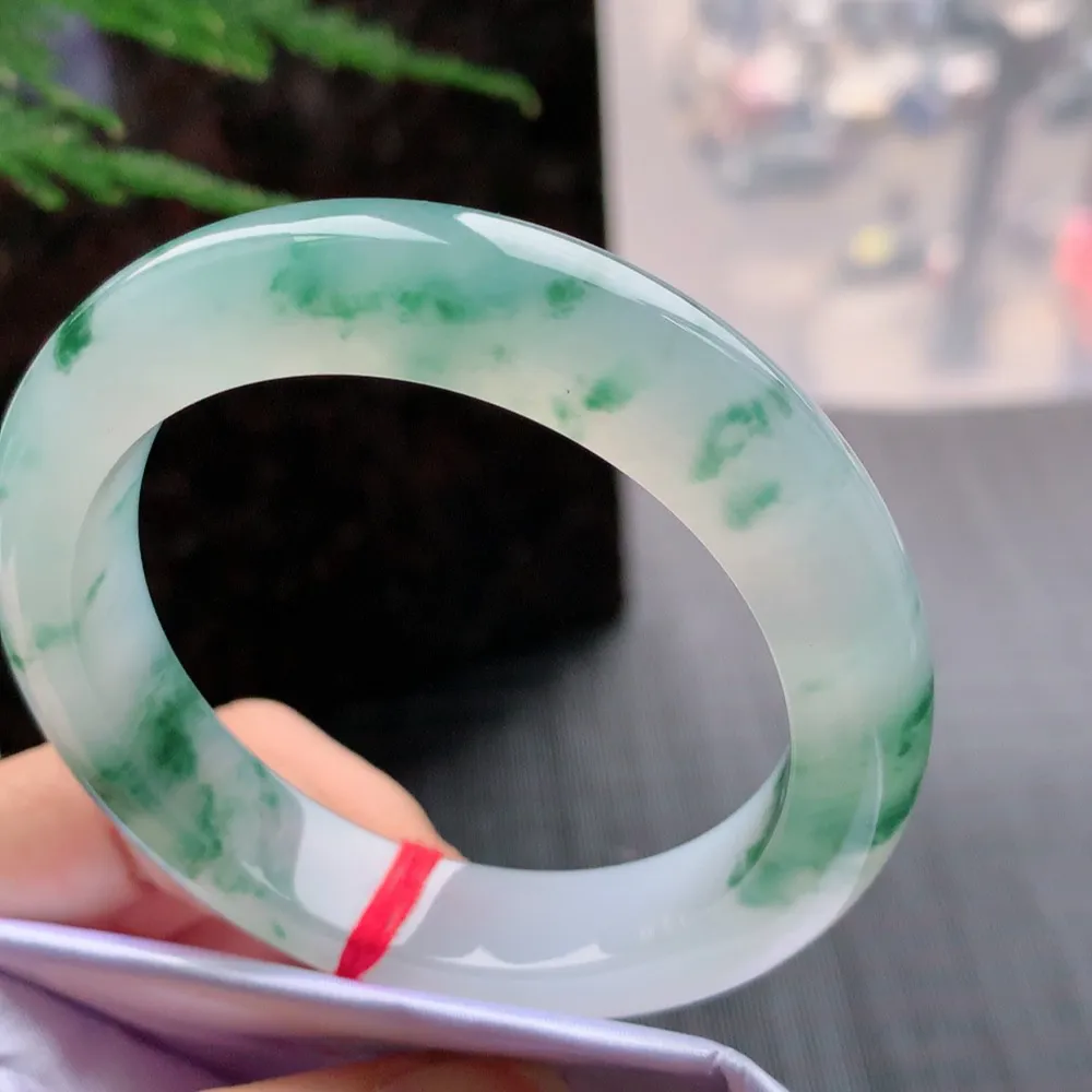 正圈高冰飘花 无瑕 尺寸:54.6/12.5/7.1 花美 种水好