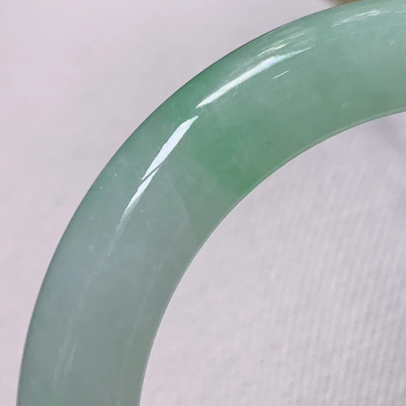 mq自然光57*12*10平安镯 缅甸翡翠玉手镯冰胶清爽飘绿宽边玉手环 美人镯