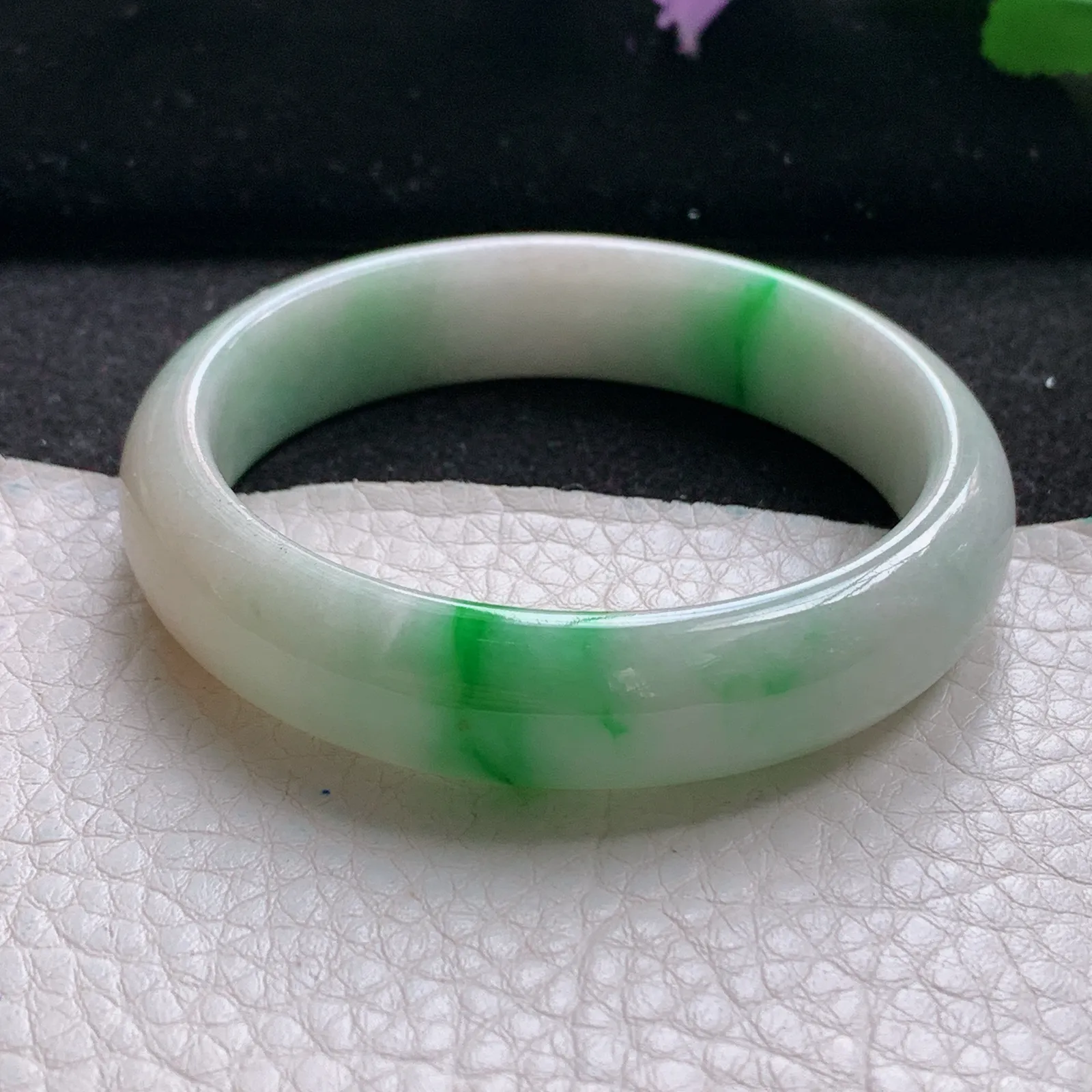 xx小圈口51*12.3*6.6平安镯 缅甸翡翠a货玉手镯飘绿秀气宽边玉手环
