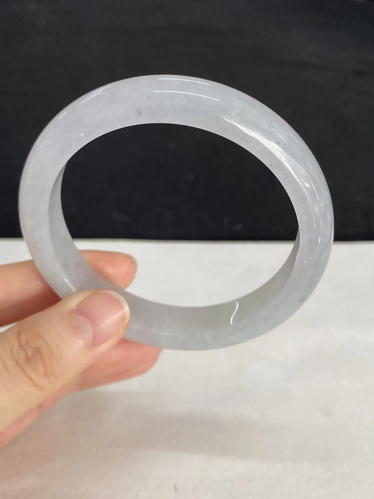 正圈55.8圈口，翡翠冰糯种白色手镯