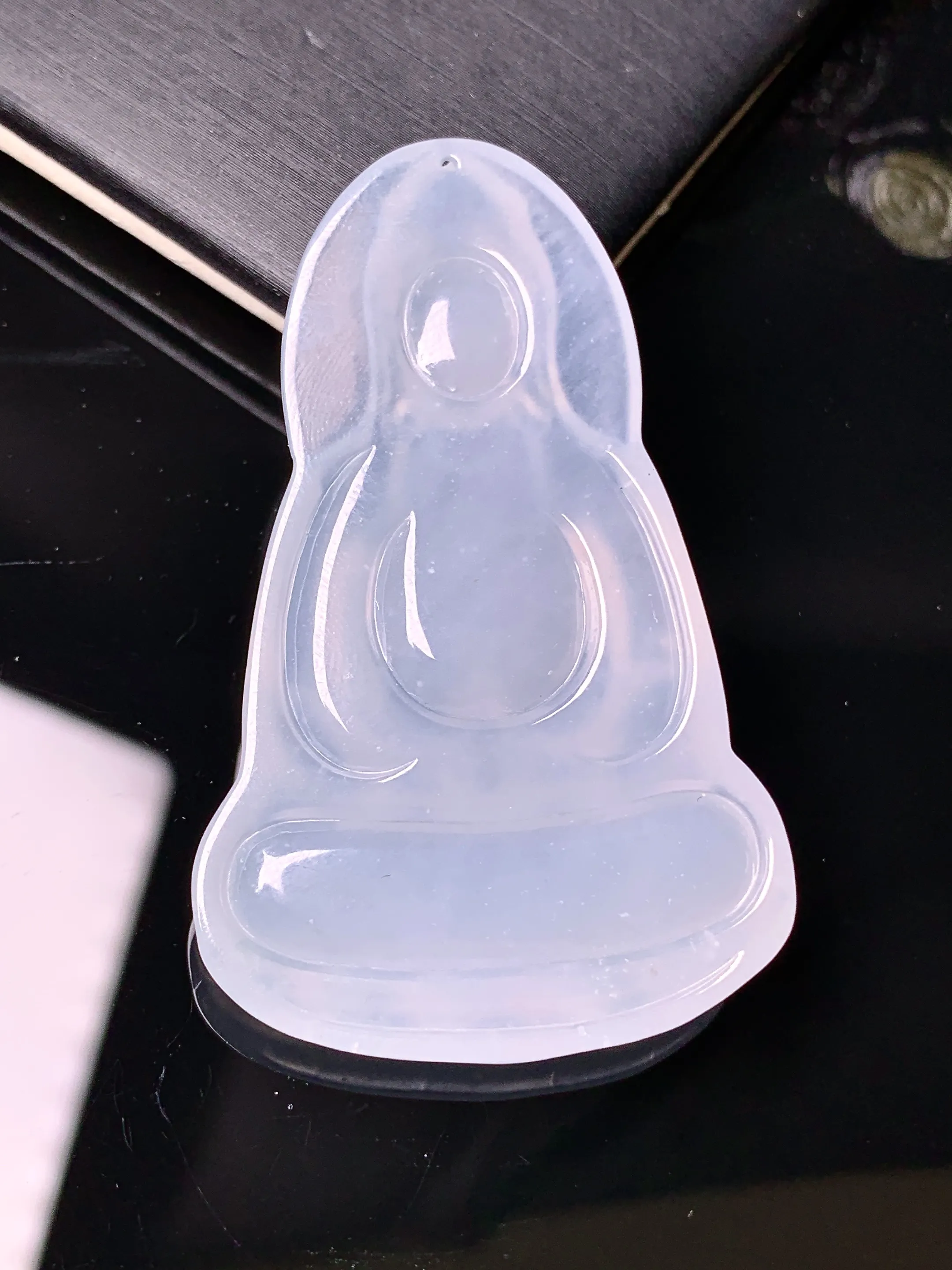 冰种观音吊坠 玉质细腻 色泽清新艳丽 整体尺寸50.5*31.2*6.2